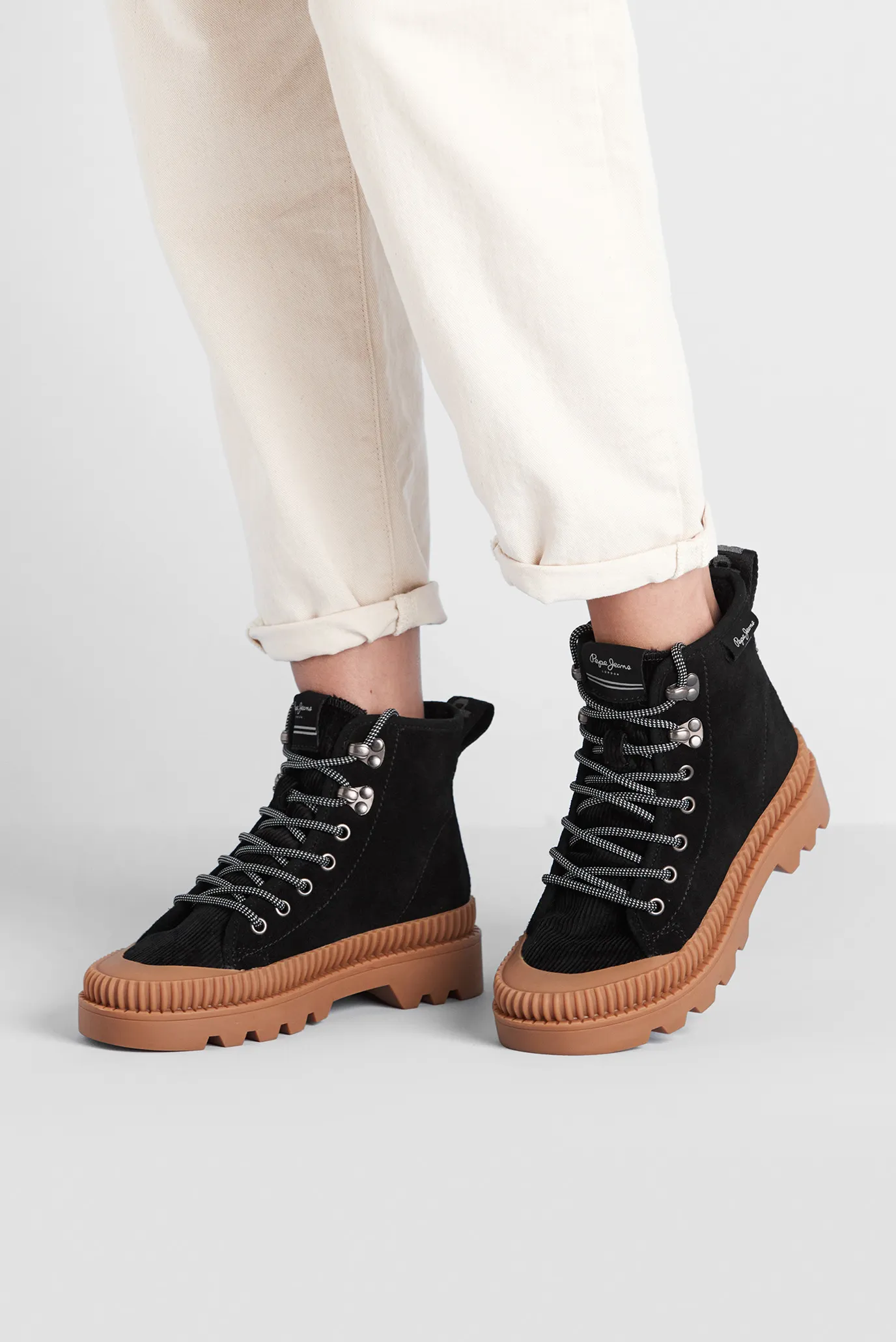 Женские черные кожаные ботинки ASCOT DESERT FUR 12