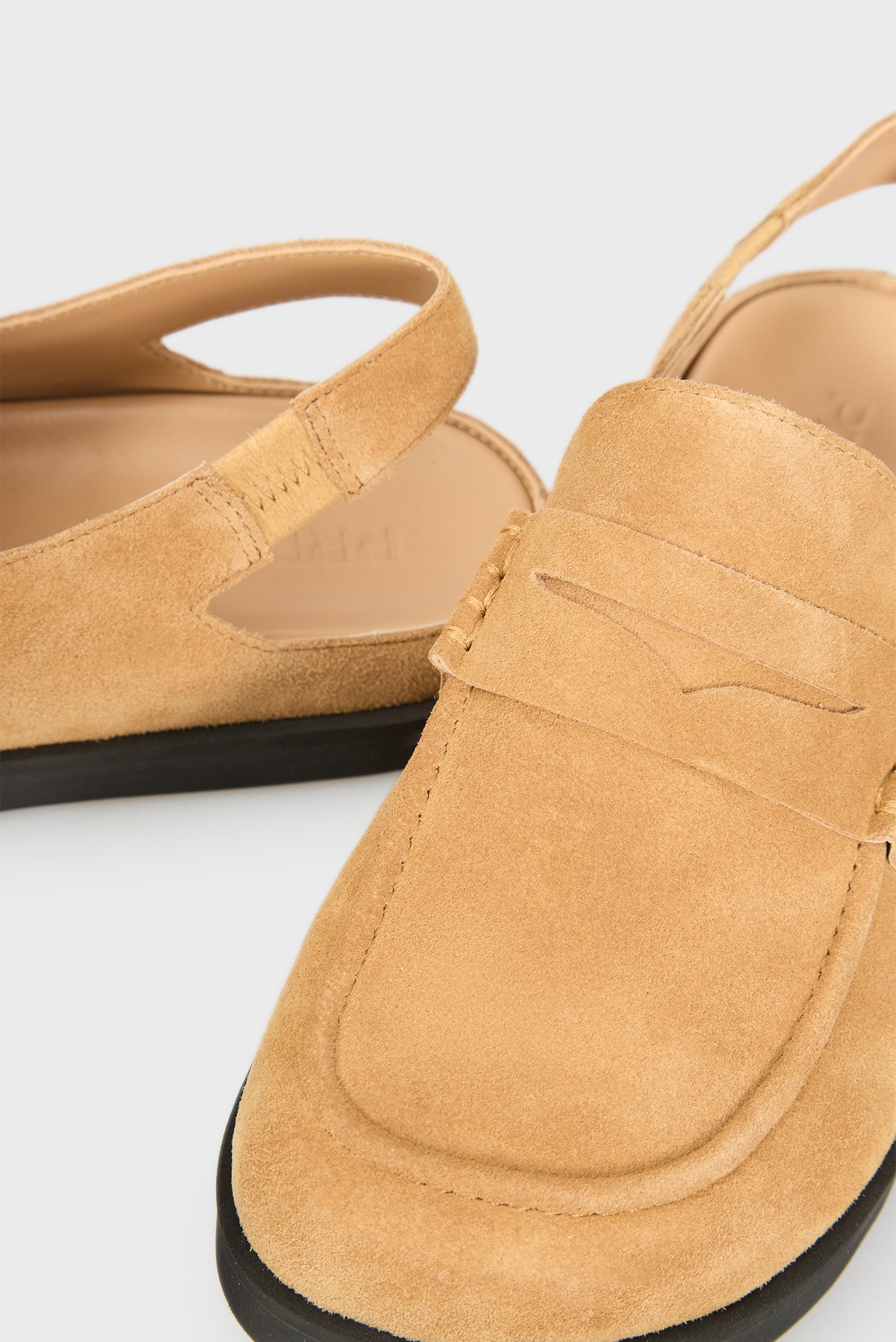 Женские бежевые замшевые клоги Milli 2