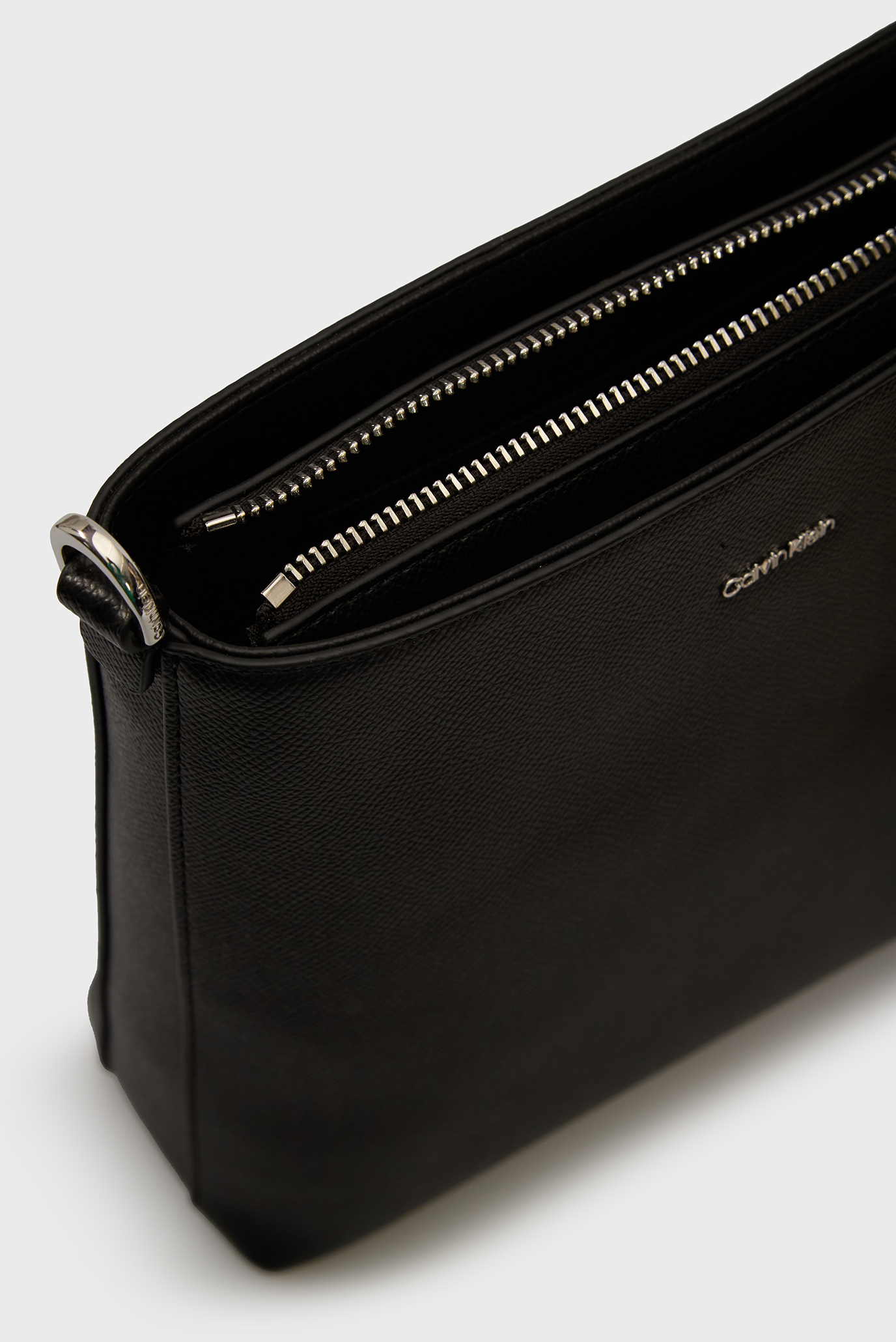 Женская черная сумка CK MUST SMALL BUCKET_CAVIAR 6