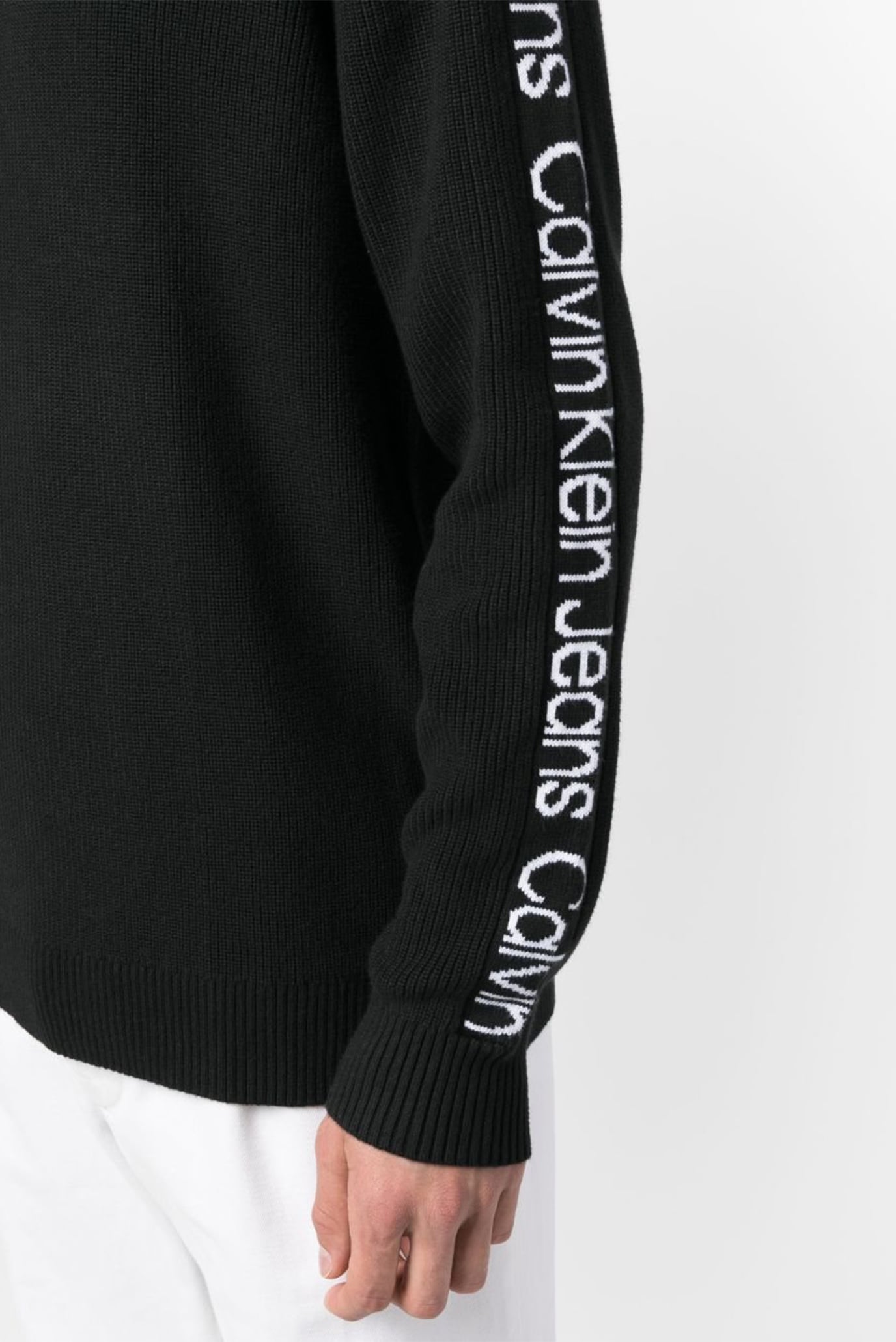 Свитер LOGO TAPE CN SWEATER 4
