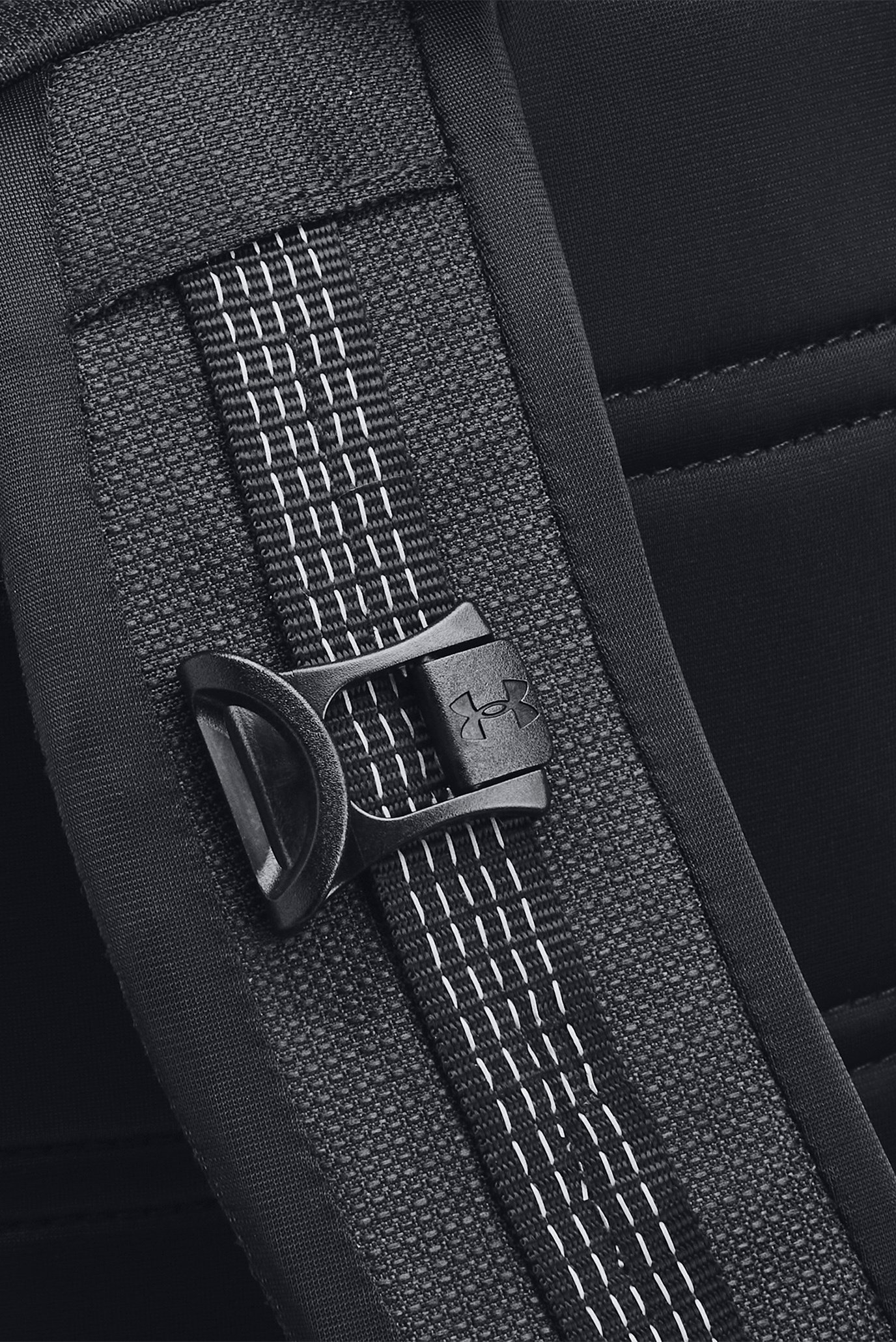 Черный рюкзак UA Triumph Sport BackpackUnder Armour Черный рюкзак UA Triumph Sport Backpack 7