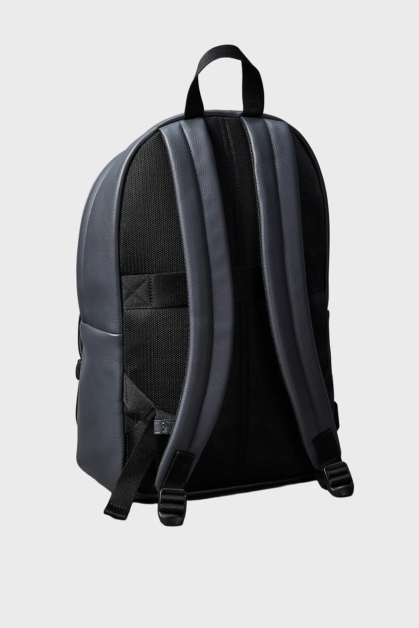 Рюкзак RAISED ROUND BACKPACK 3