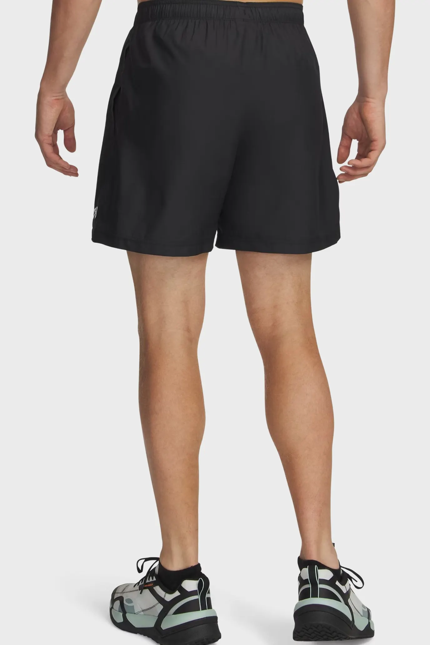 Шорты UA Tech Woven 7in Short-BLK 3
