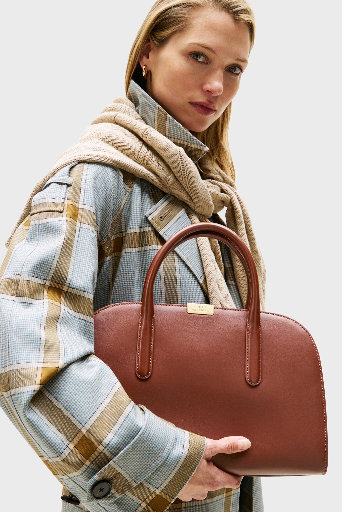 Сумка ICONIC LEATHER MED SATCHEL 5