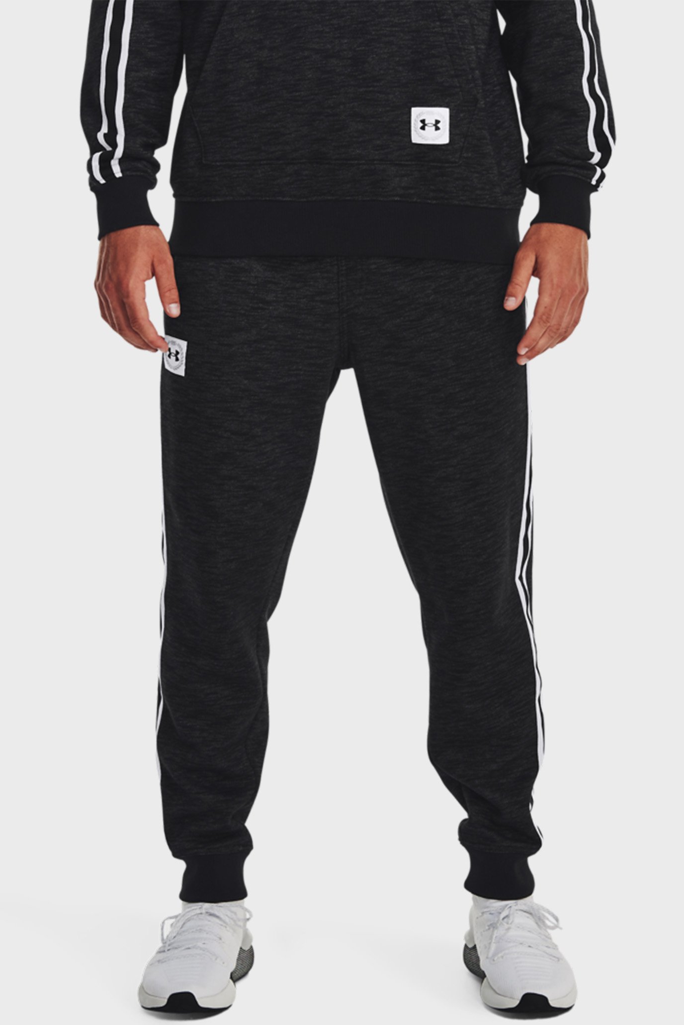 Мужские темно-серые спортивные брюки UA Essential Heritge Flc Jgr-BLK 1