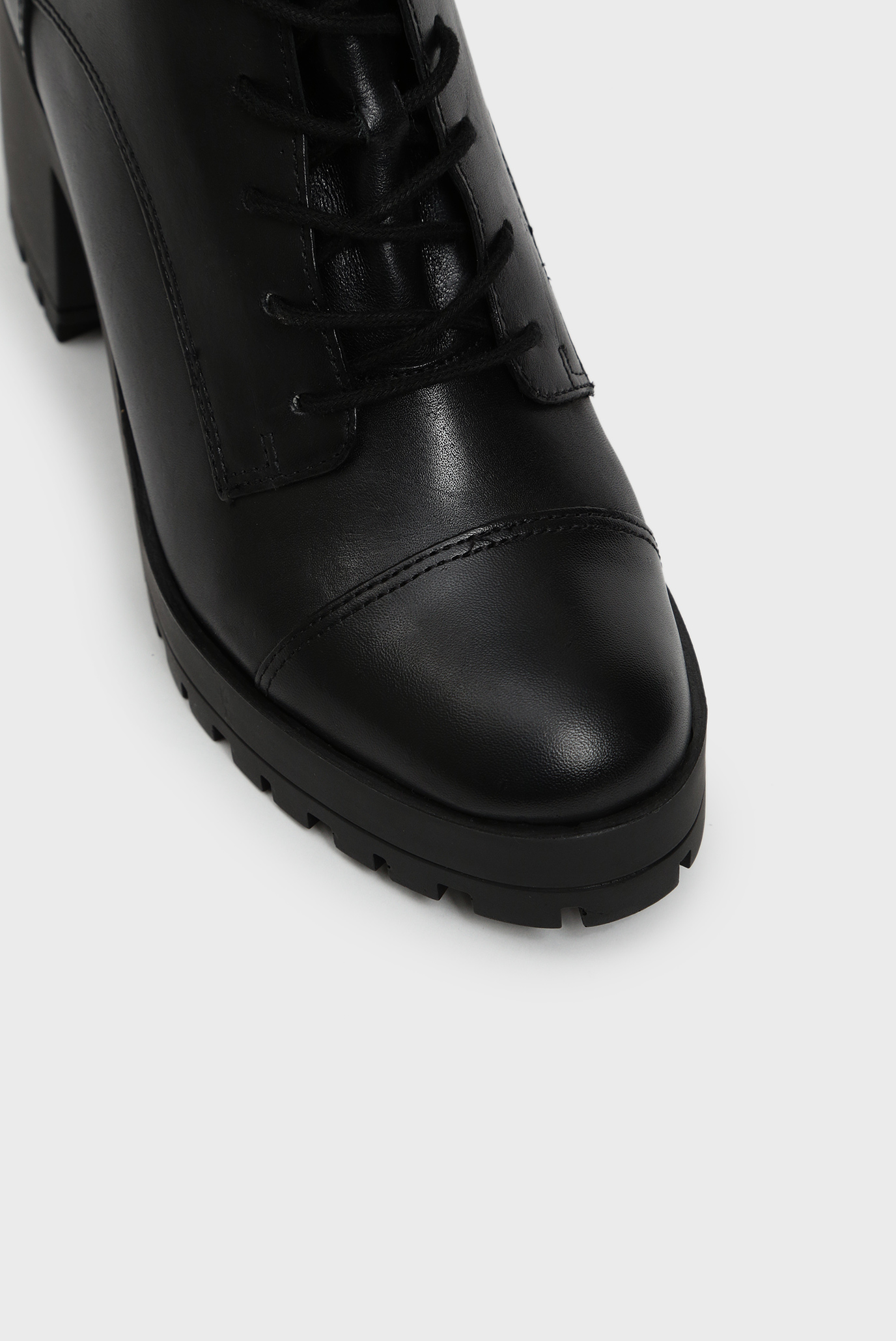 Женские черные кожаные ботильоны 9