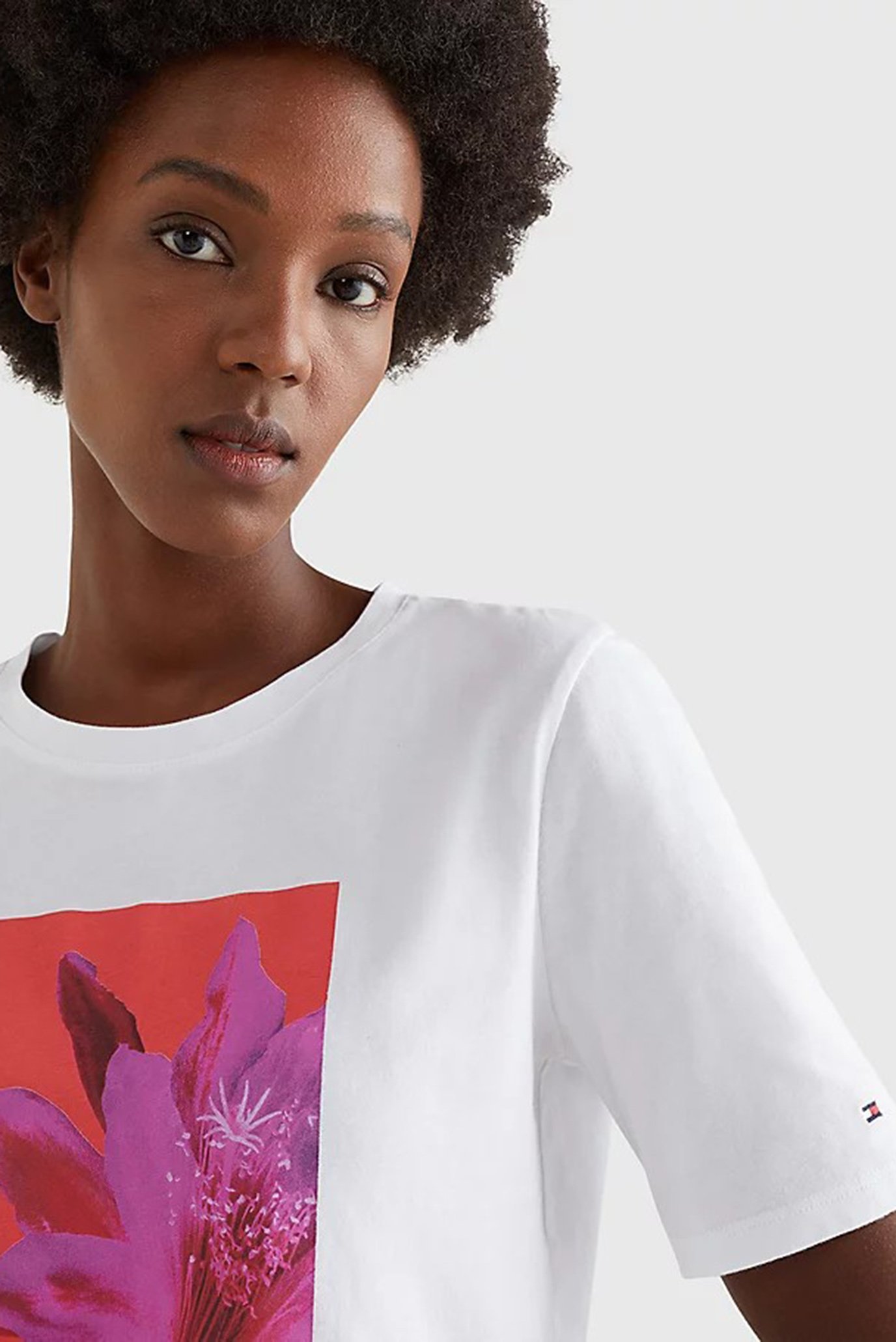 Женская белая футболка REGULAR FLORAL Tommy Hilfiger Женская белая футболка REGULAR FLORAL 2