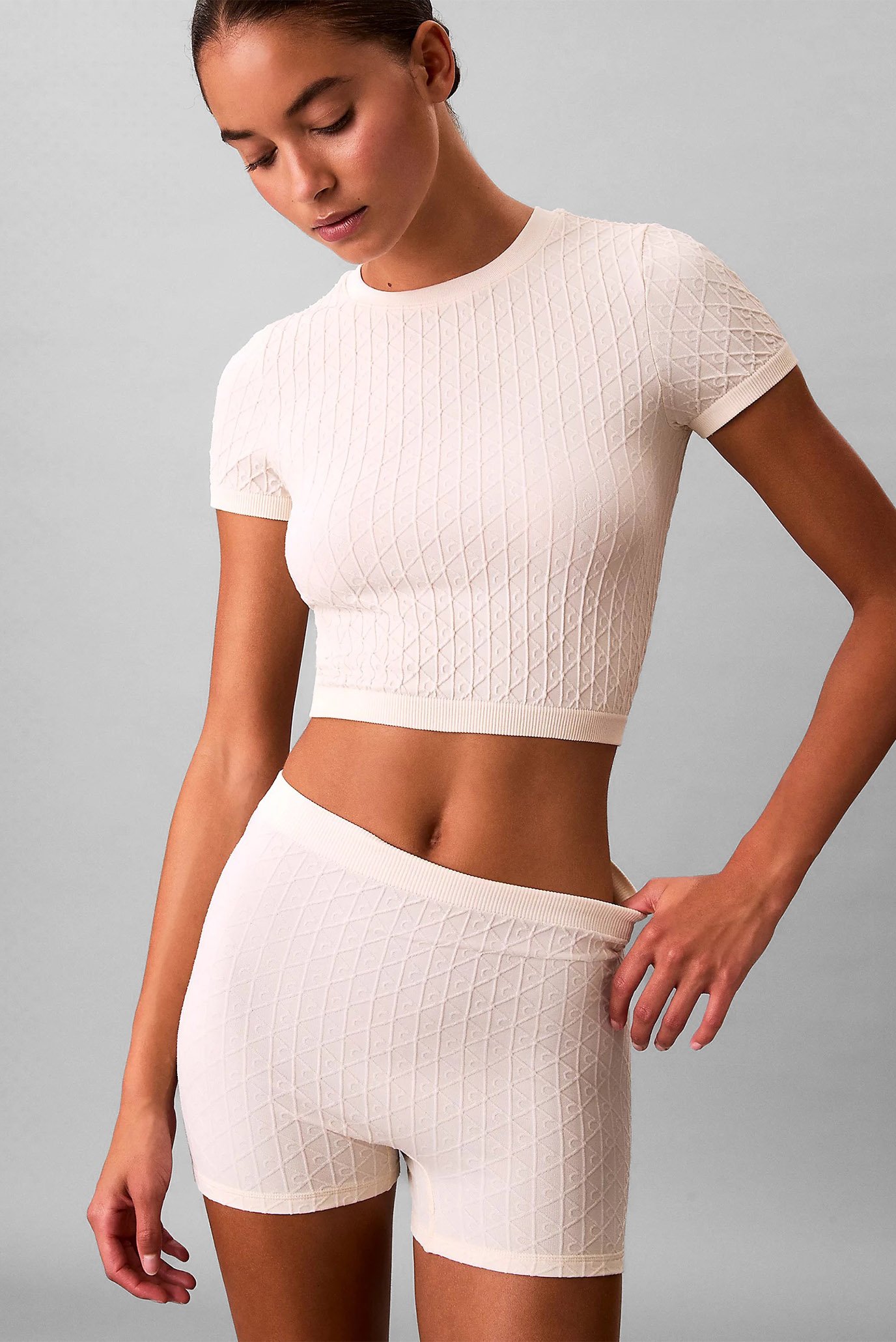 Шорты SEAMLESS SHORTIE 2