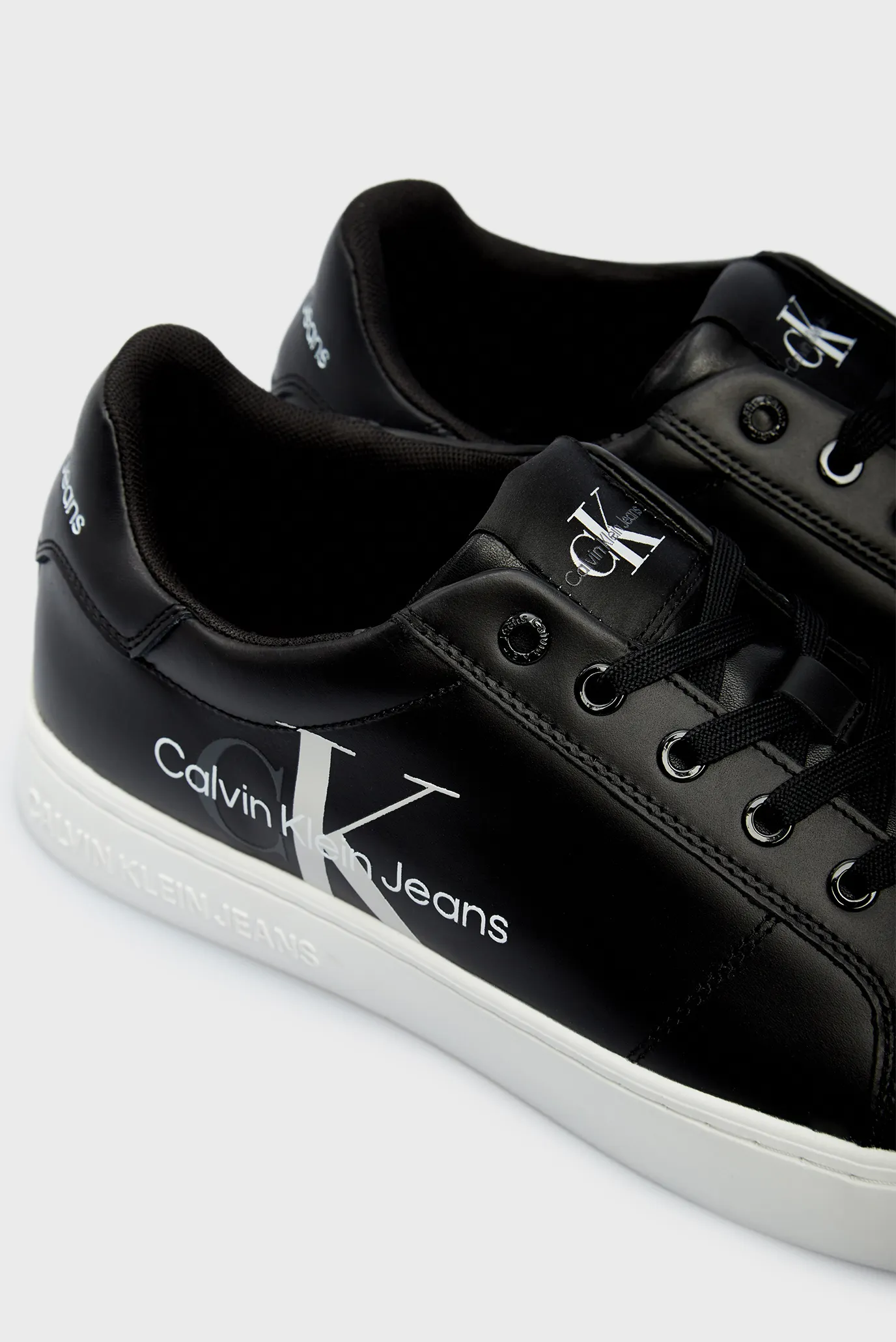 Мужские черные кожаные сникеры 12