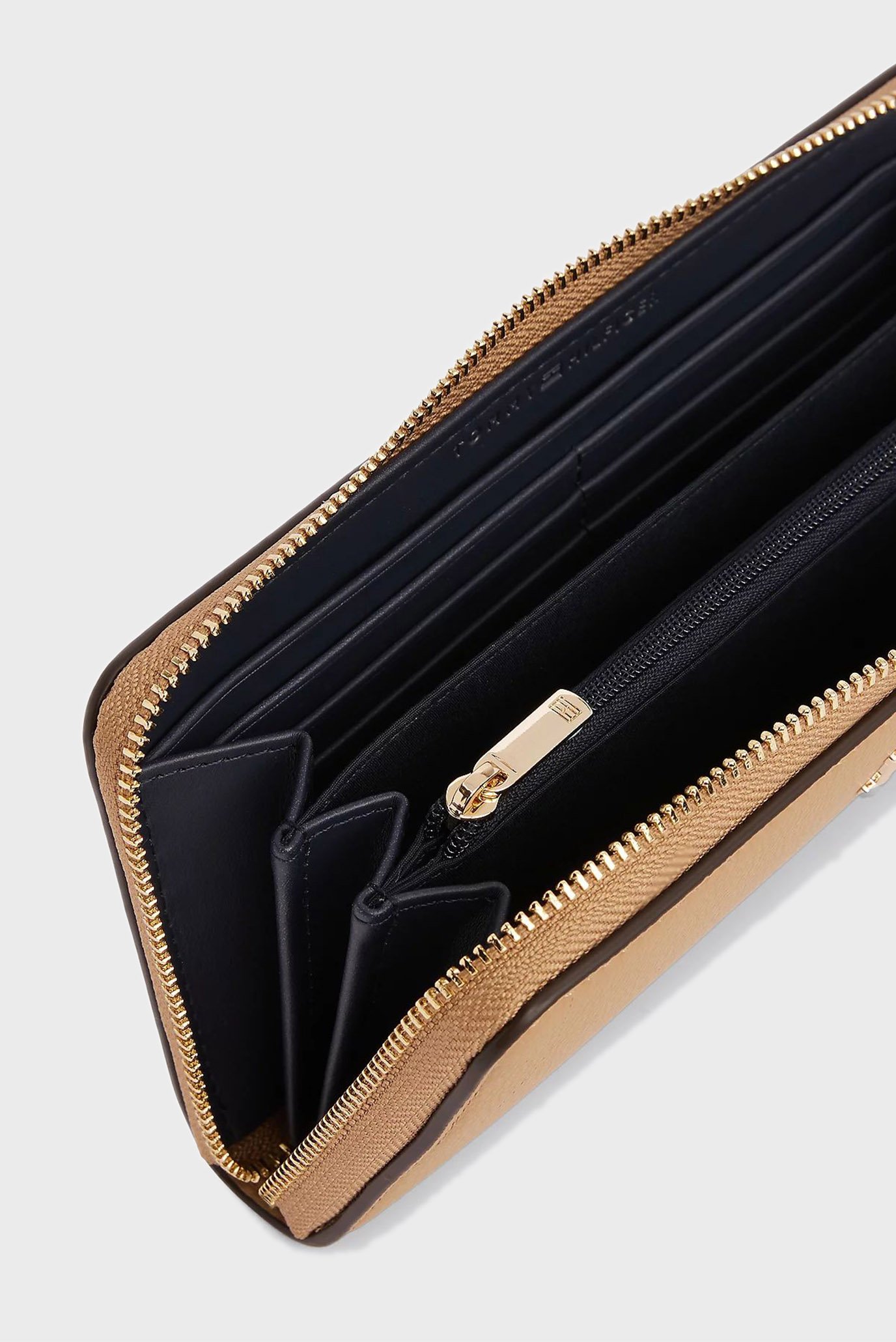 Женский бежевый кошелек TH SOFT LOGOTAPE LRG ZATommy Hilfiger Женский бежевый кошелек TH SOFT LOGOTAPE LRG ZA 2