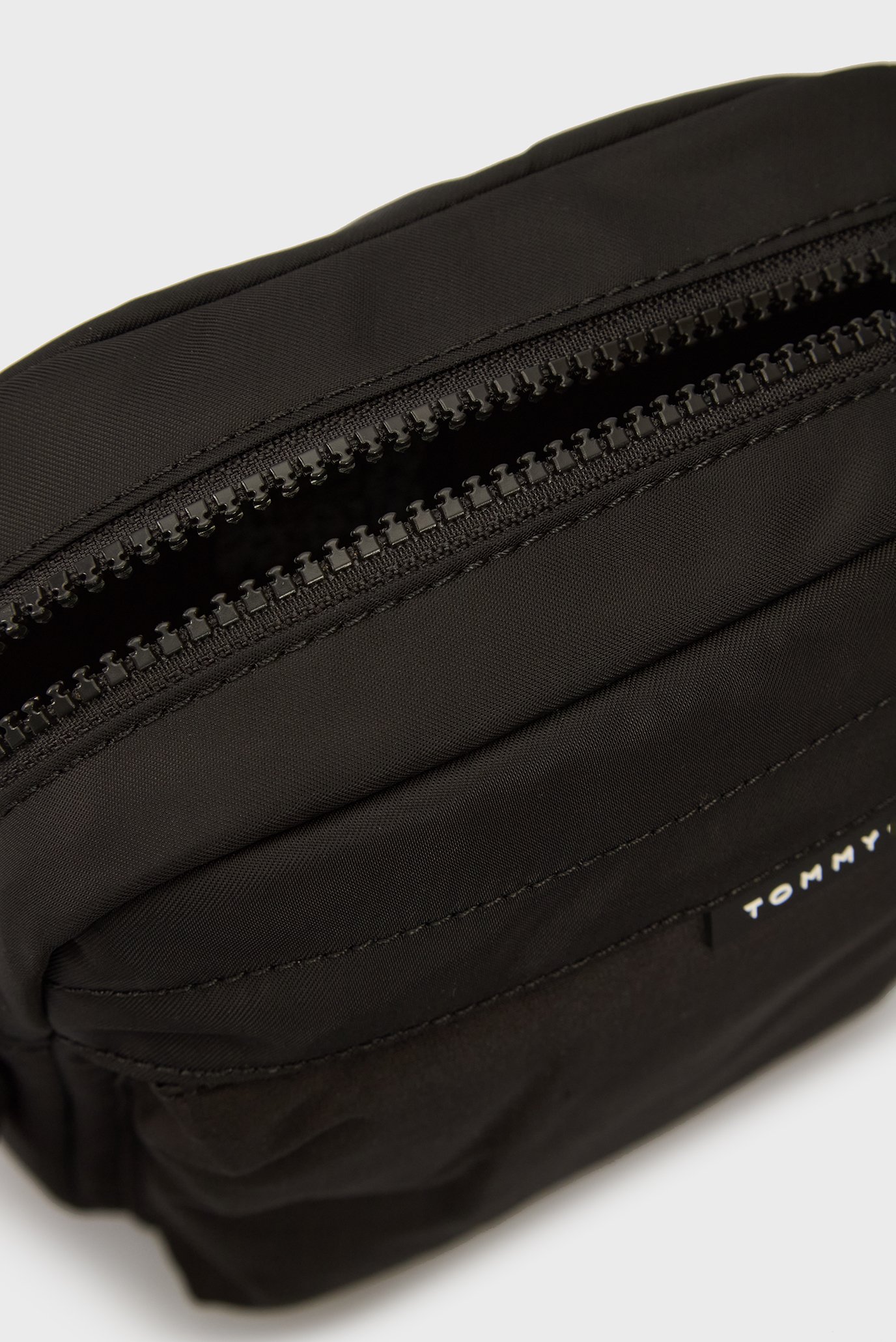 Мужская черная сумка TH ELEMENT REPREVE MINI REPORTER 6