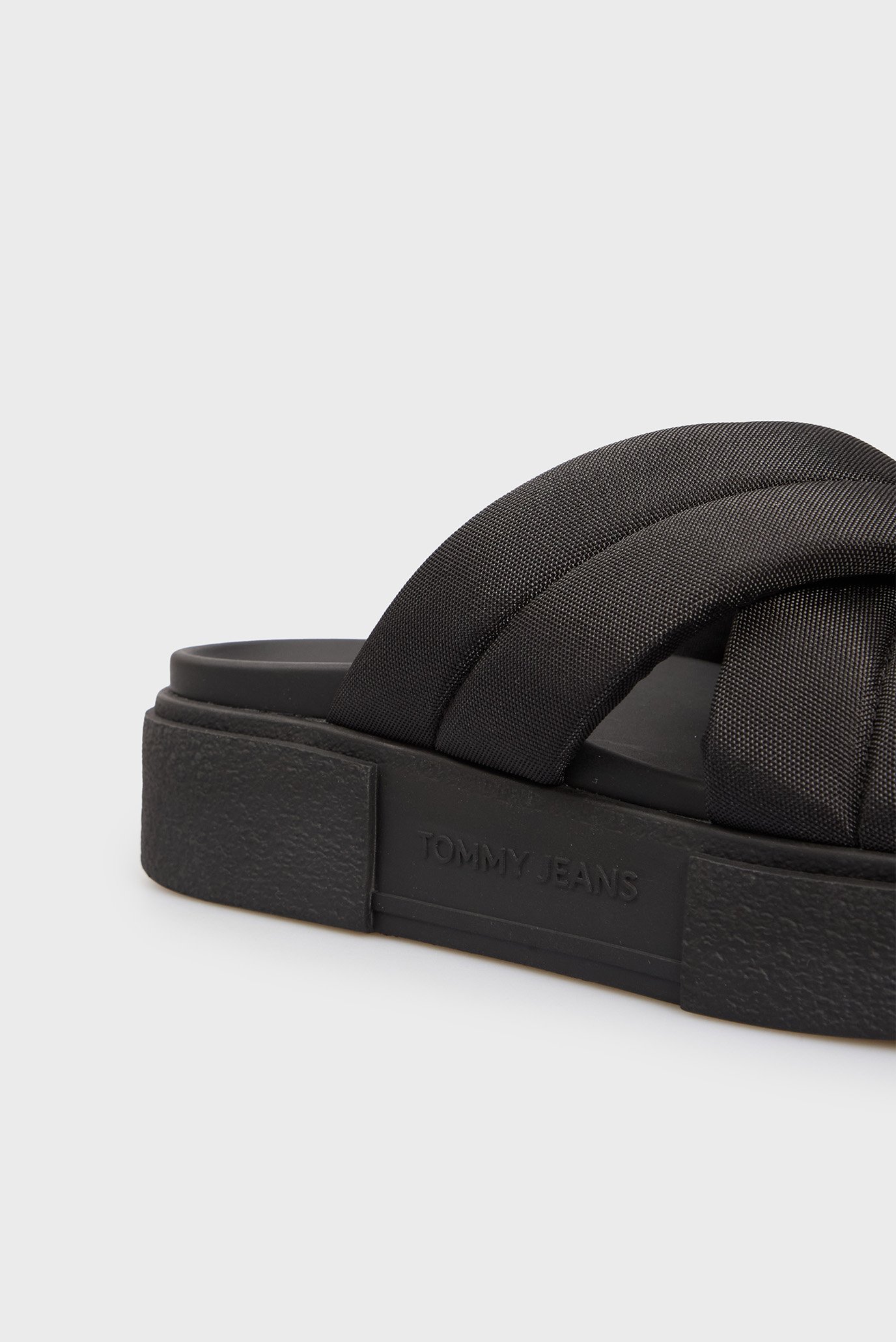 Женские черные слайдеры FLATFORMTommy Jeans Женские черные слайдеры FLATFORM 2