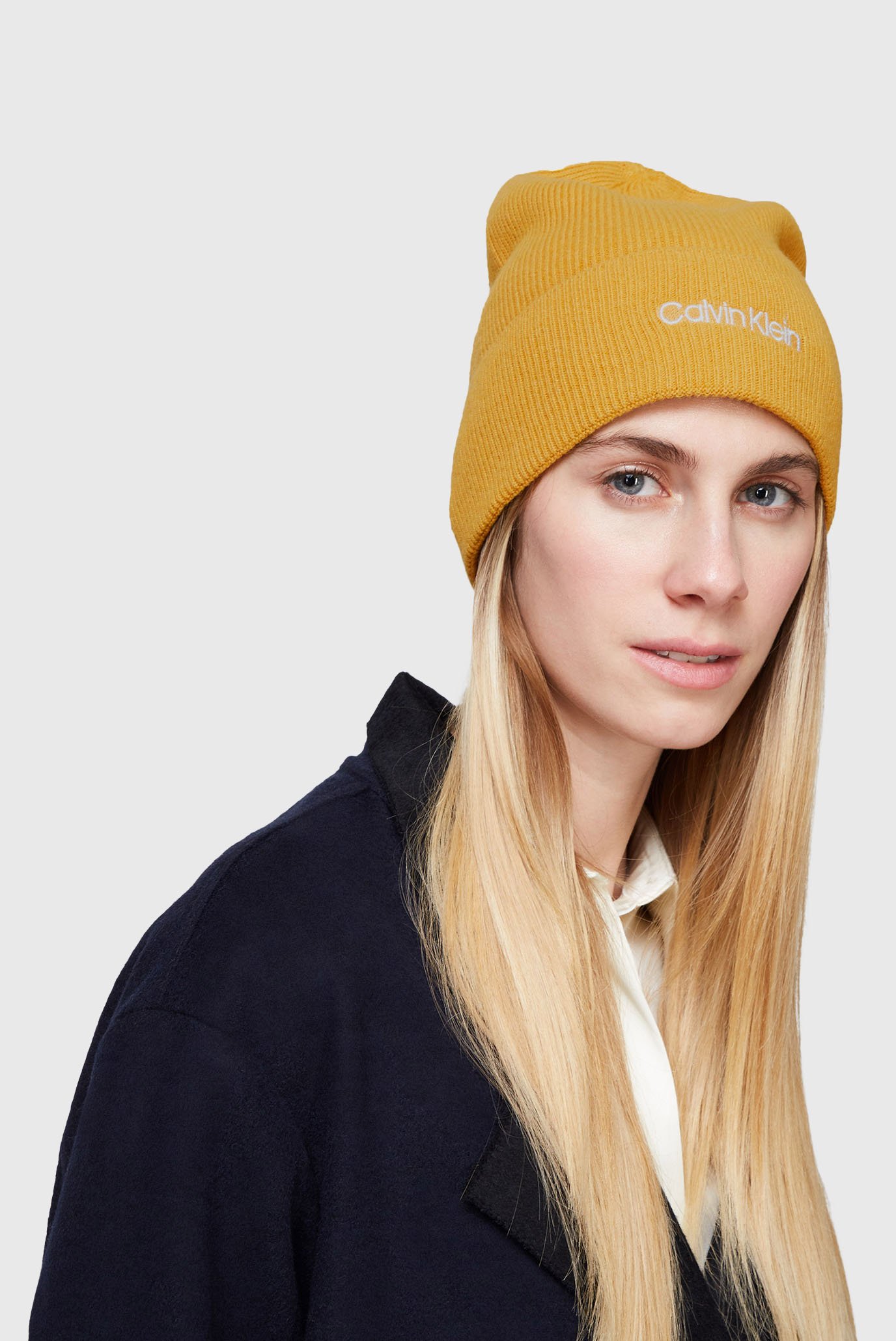 Шапка ESSENTIAL KNIT BEANIE 4