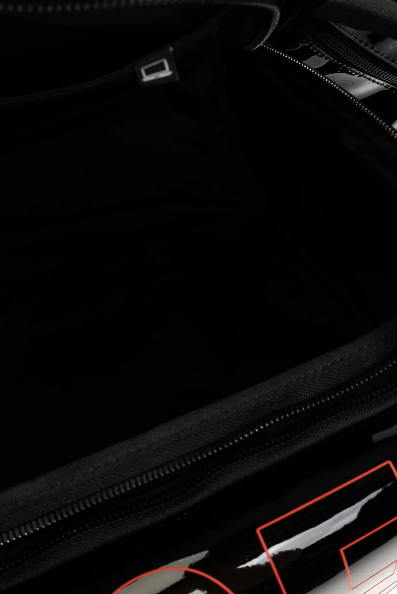 Чемодан DIESEL METALLIC PU 3-WAY BACKPACK-BLACK 6