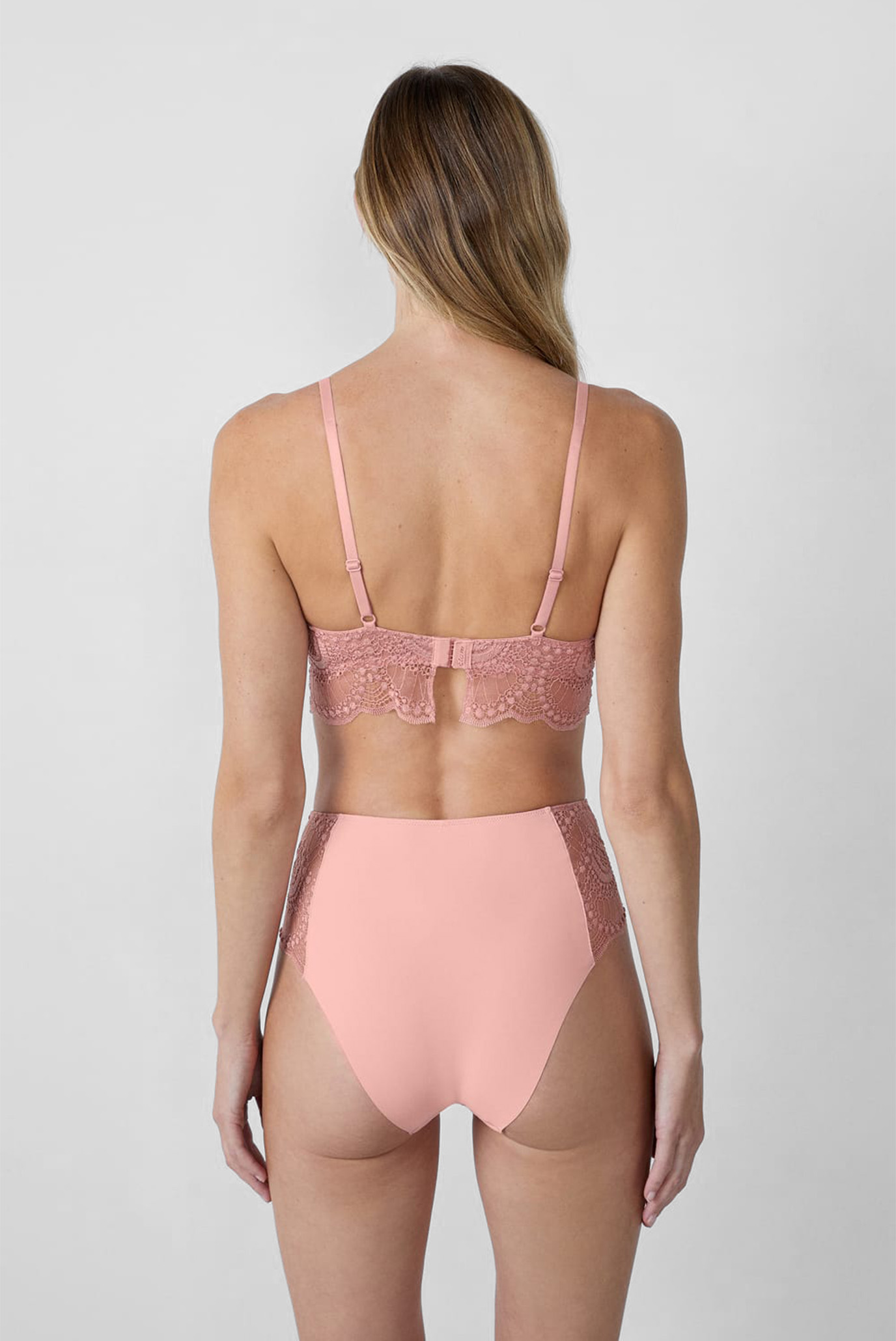 Бюстгальтер PURE INFINI - N*4 CLASSIQUE 3