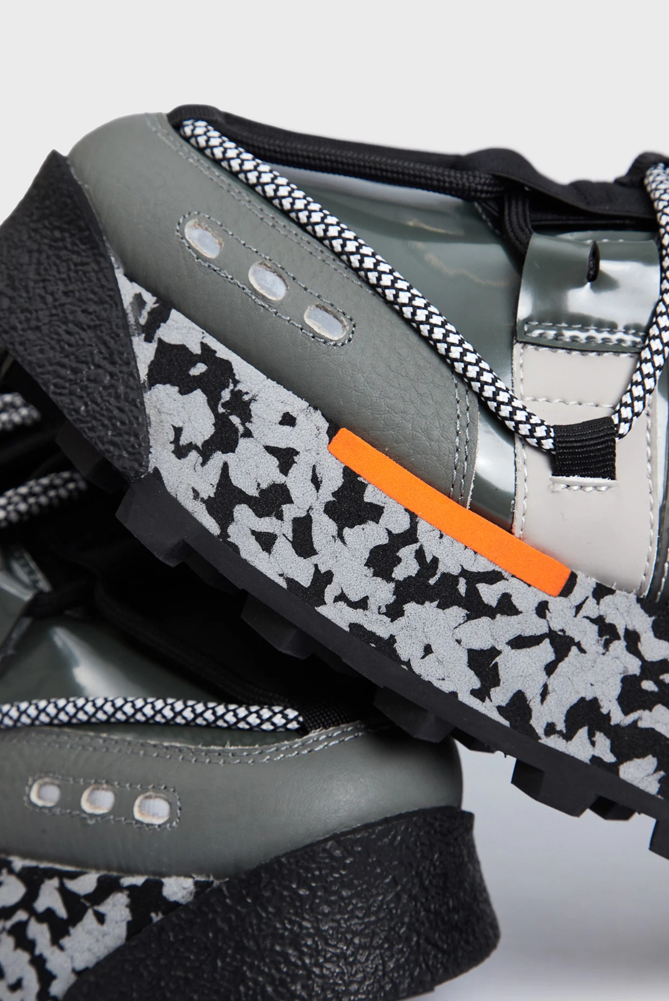 Женские серые кожаные кроссовки Juka 5