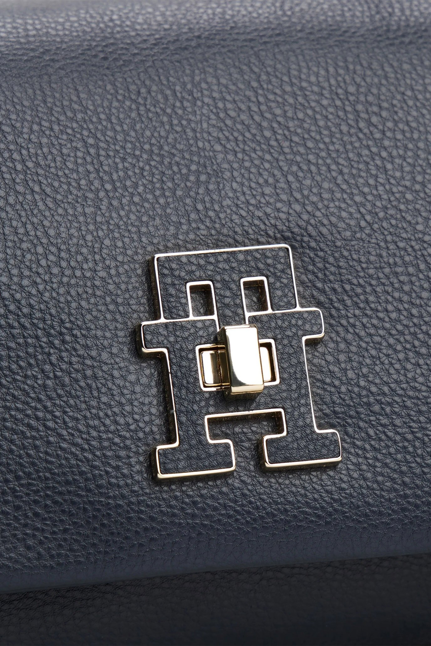 Сумка TH MODERN MINI CROSSOVERTommy Hilfiger Сумка TH MODERN MINI CROSSOVER 4