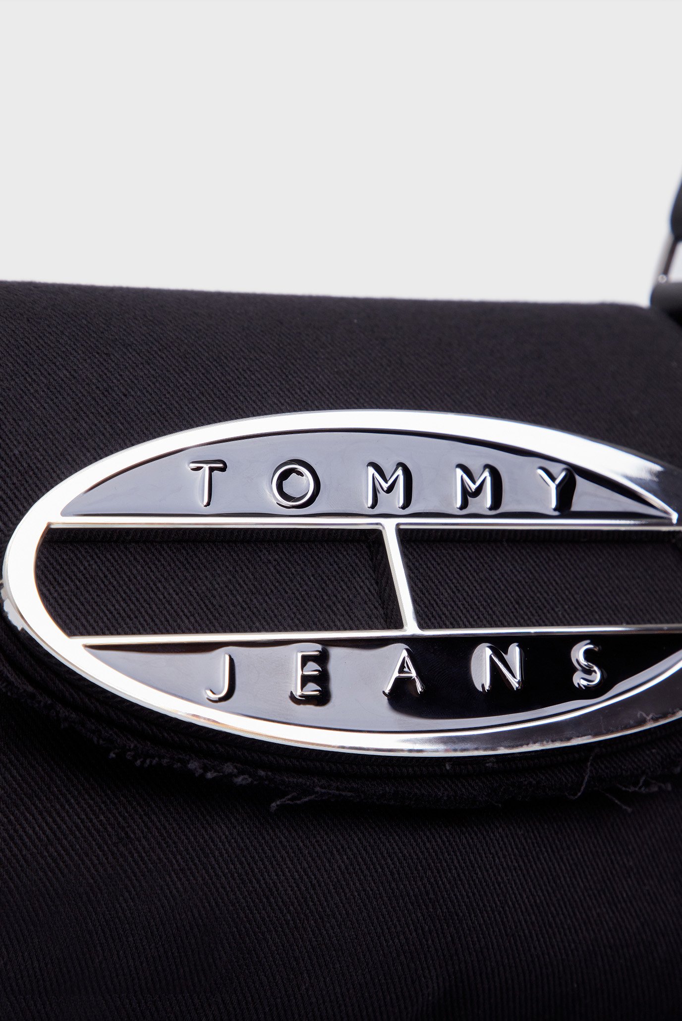 Женская черная джинсовая сумка TJW DENIM ON DENIMTommy Jeans Женская черная джинсовая сумка TJW DENIM ON DENIM 5