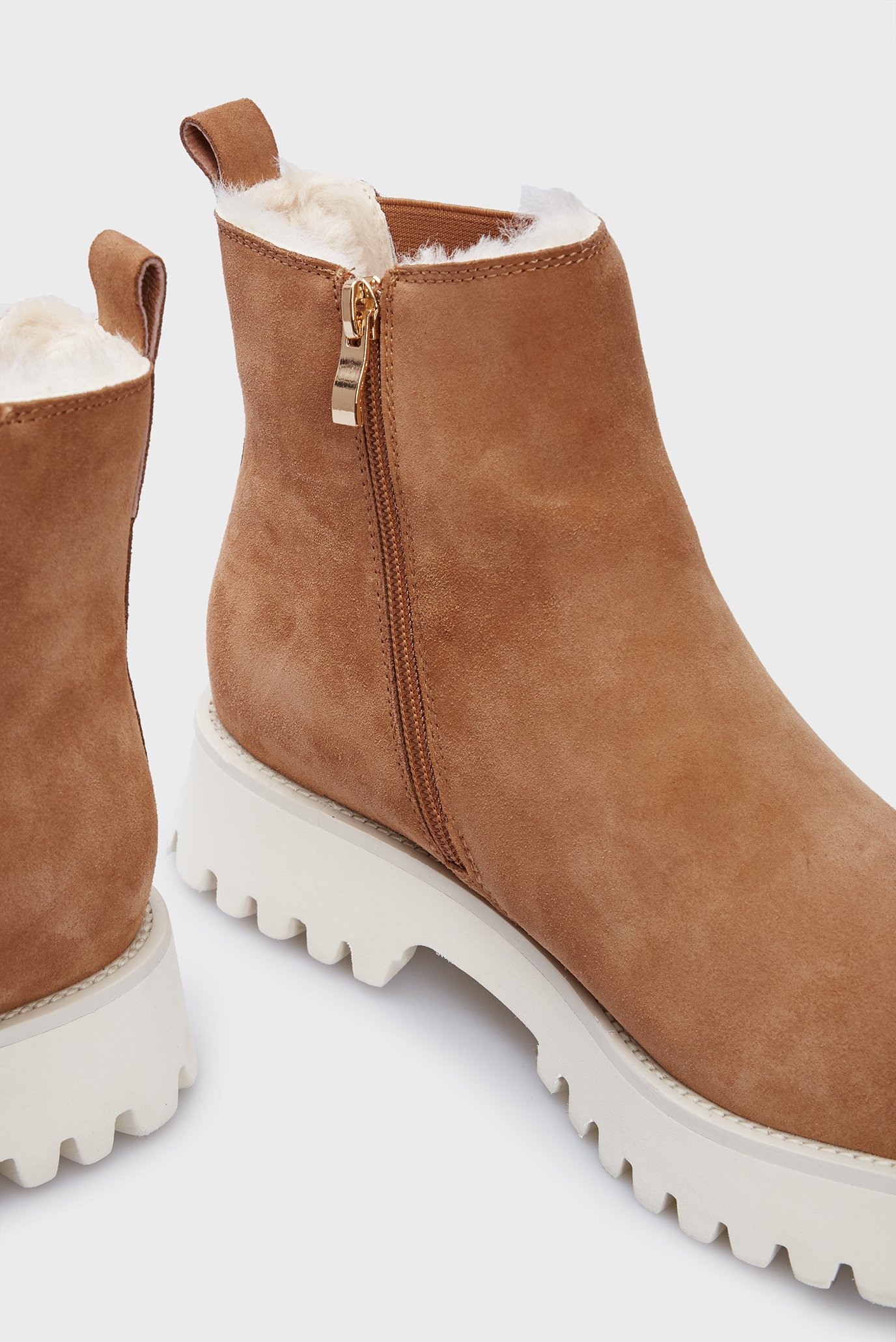 Женские рыжие замшевые сапоги Aragi 2