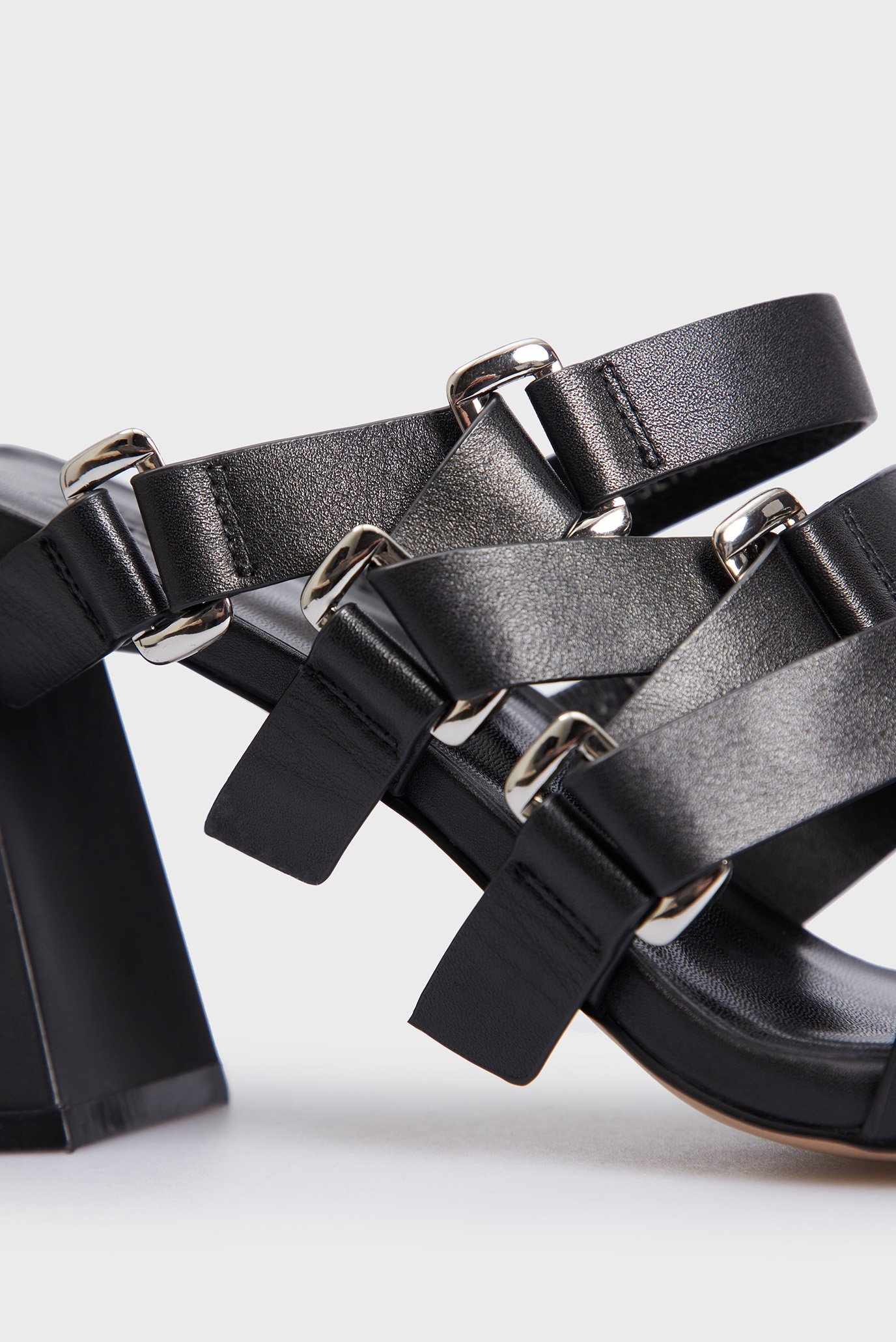 Женские черные кожаные мюли Sadie 9