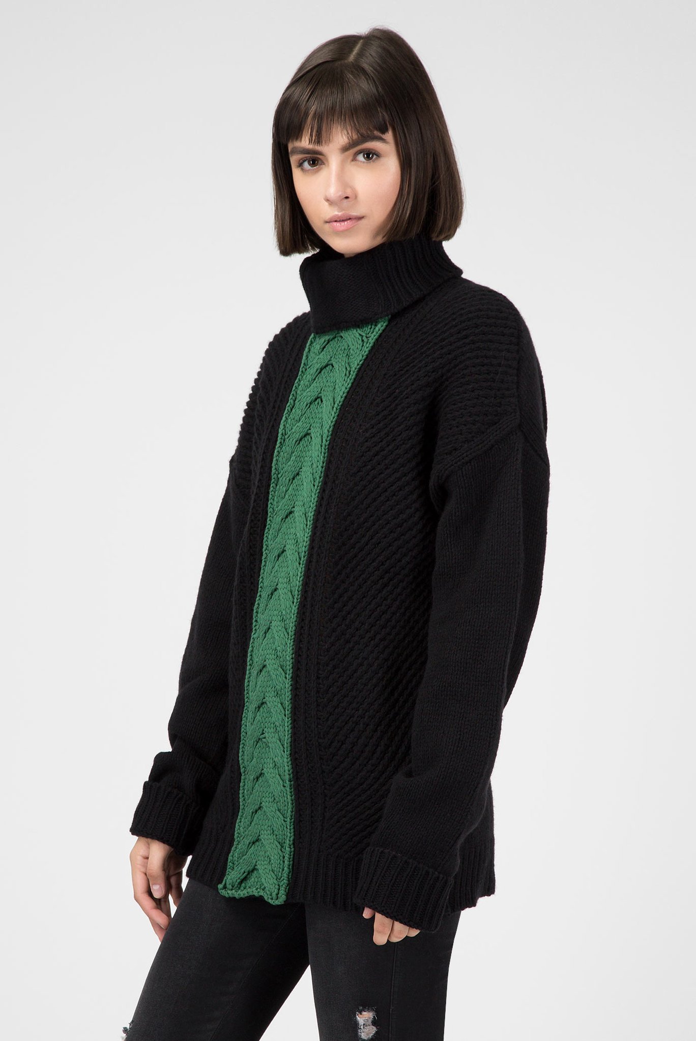 Женский черный свитер 2