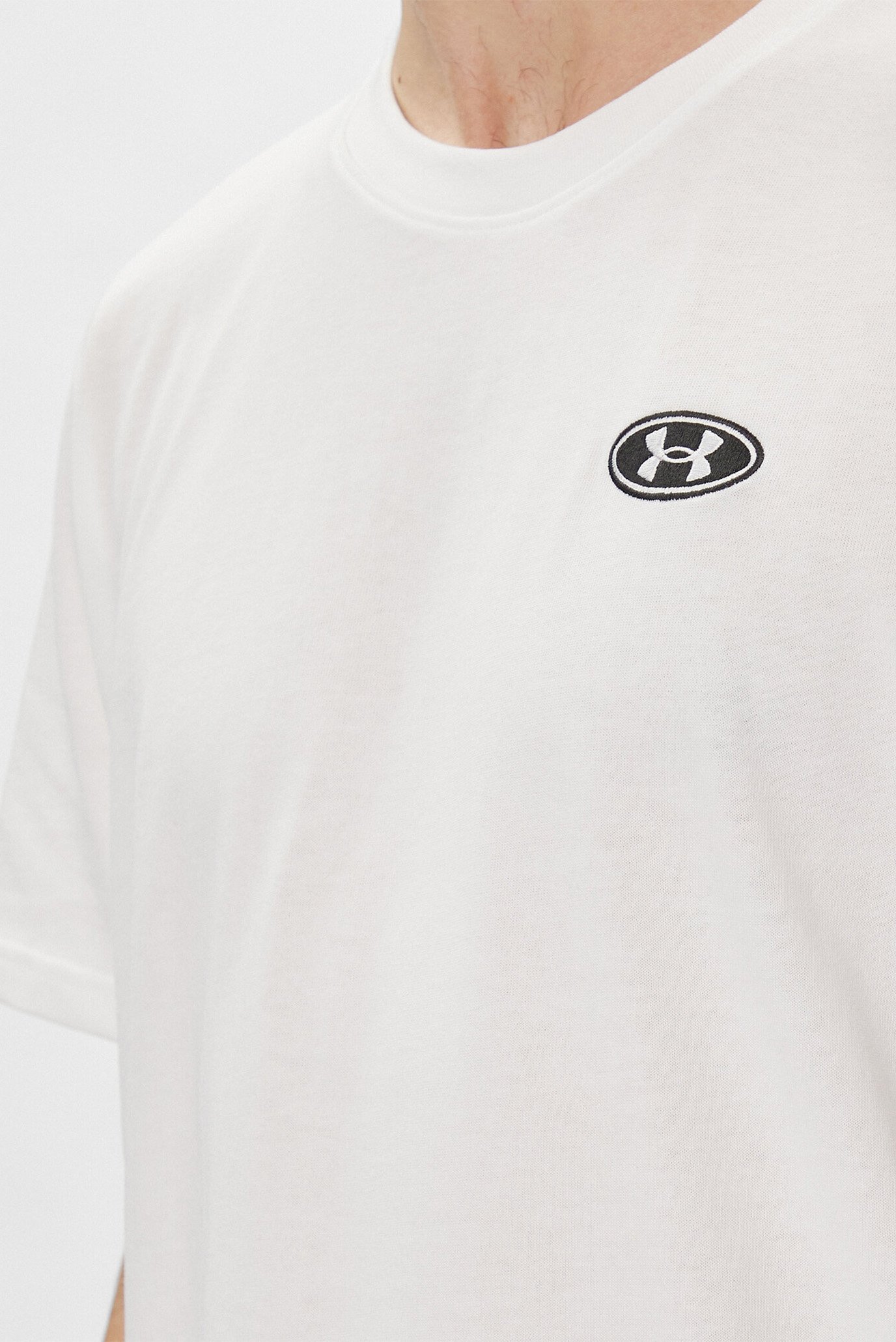Футболка UA HW LC PATCH SS-WHTUnder Armour Футболка UA HW LC PATCH SS-WHT 5