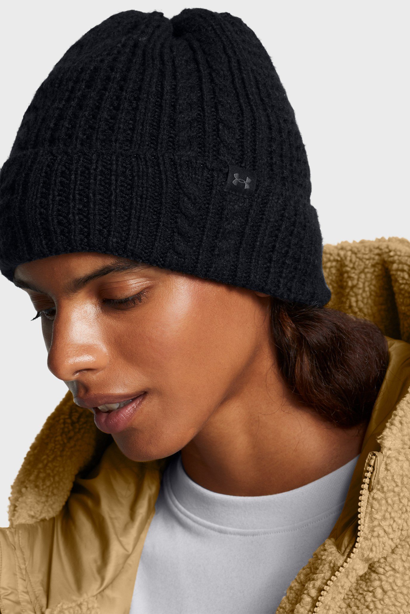 Женская черная шапка W Halftime Cable Knit Beanie 2