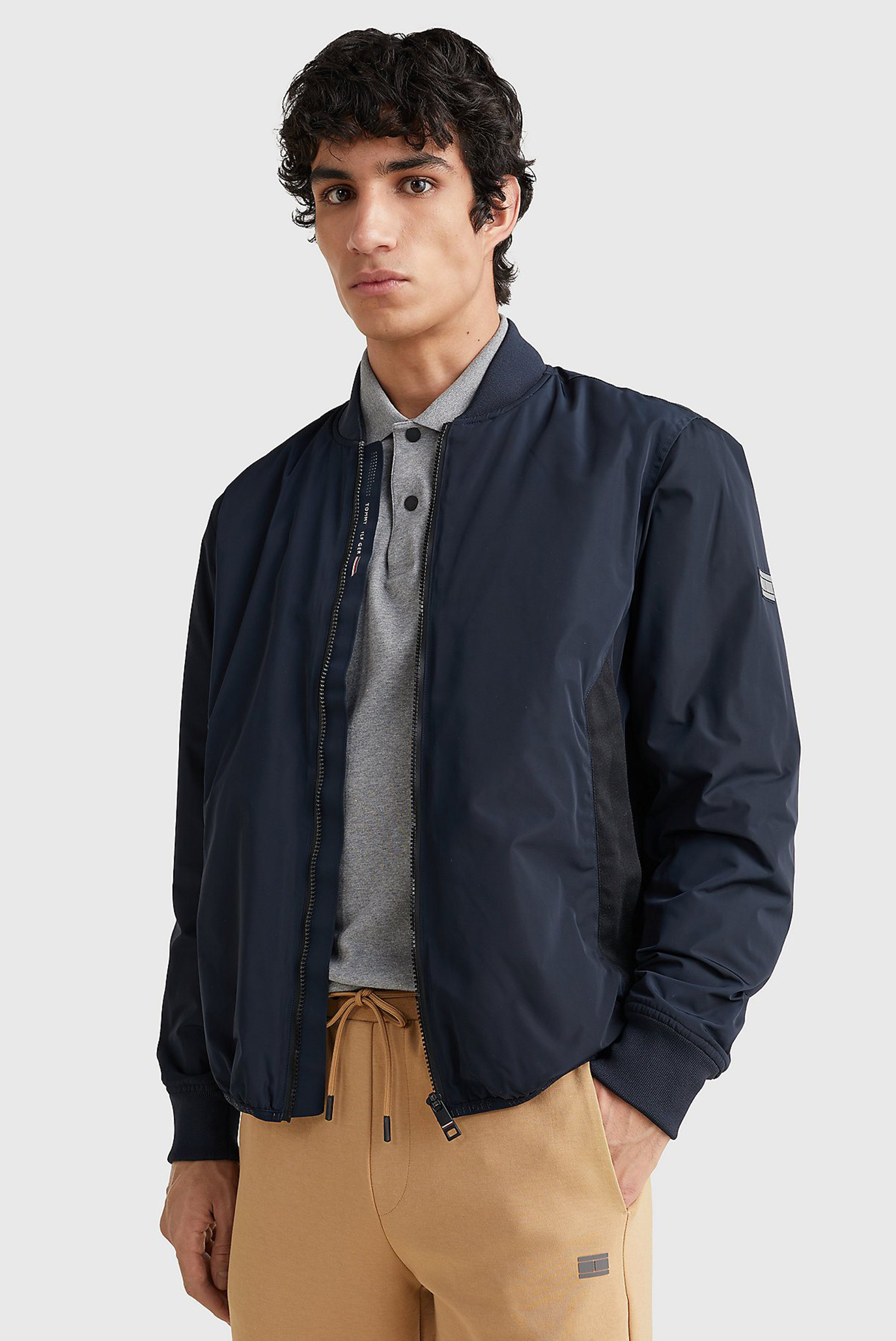 Куртка демисезонная TECH ESSENTIALS BOMBER 6