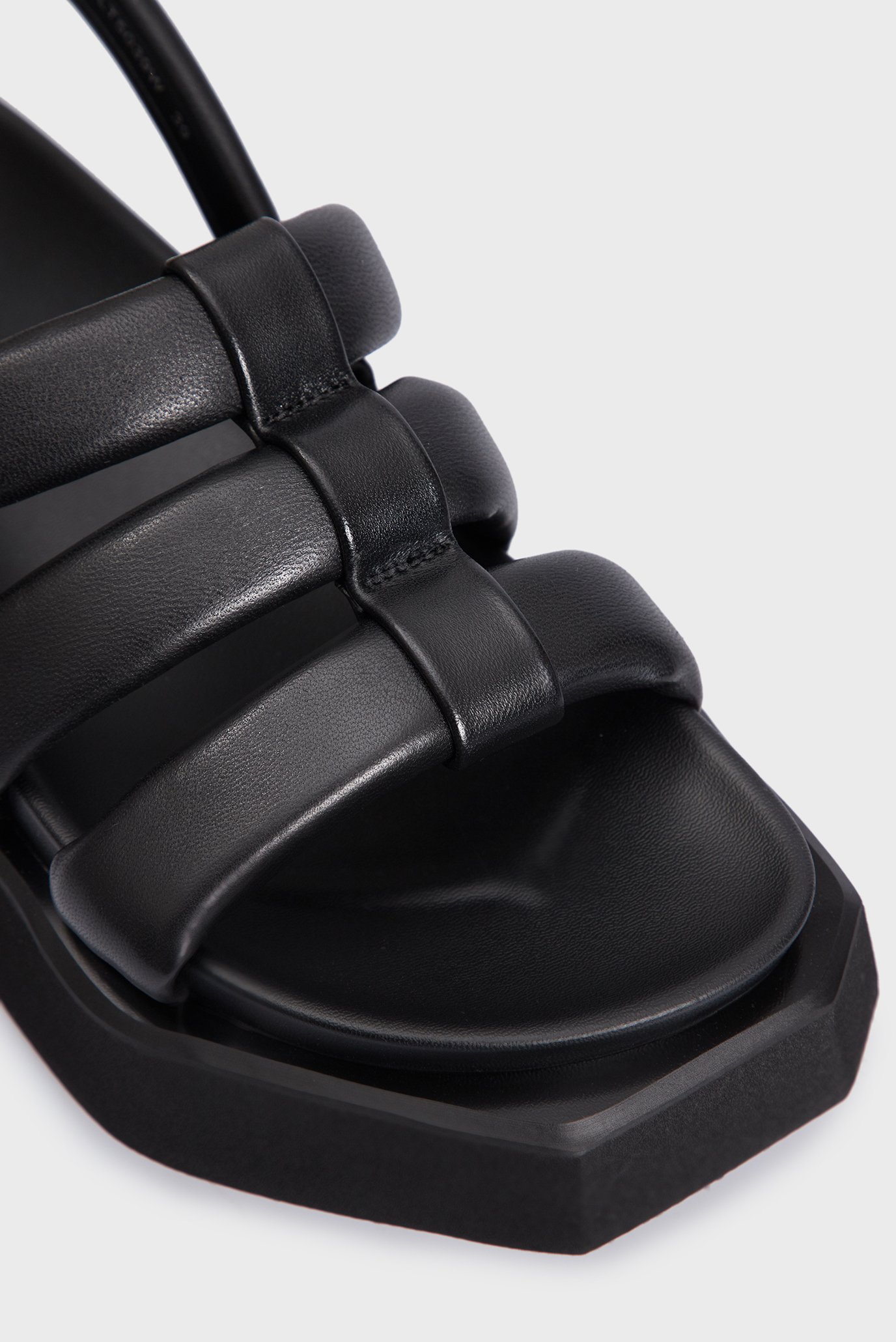 Женские черные кожаные сандалии Lenna 2