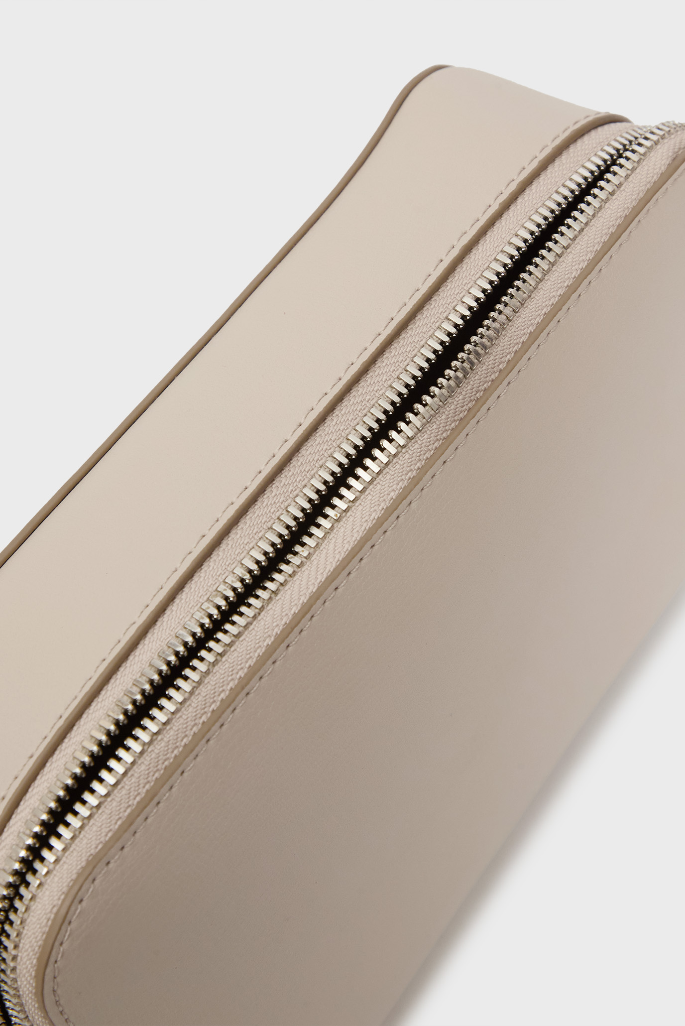 Сумка FOIL LOGO ELONGATED CAMERA BAG 5