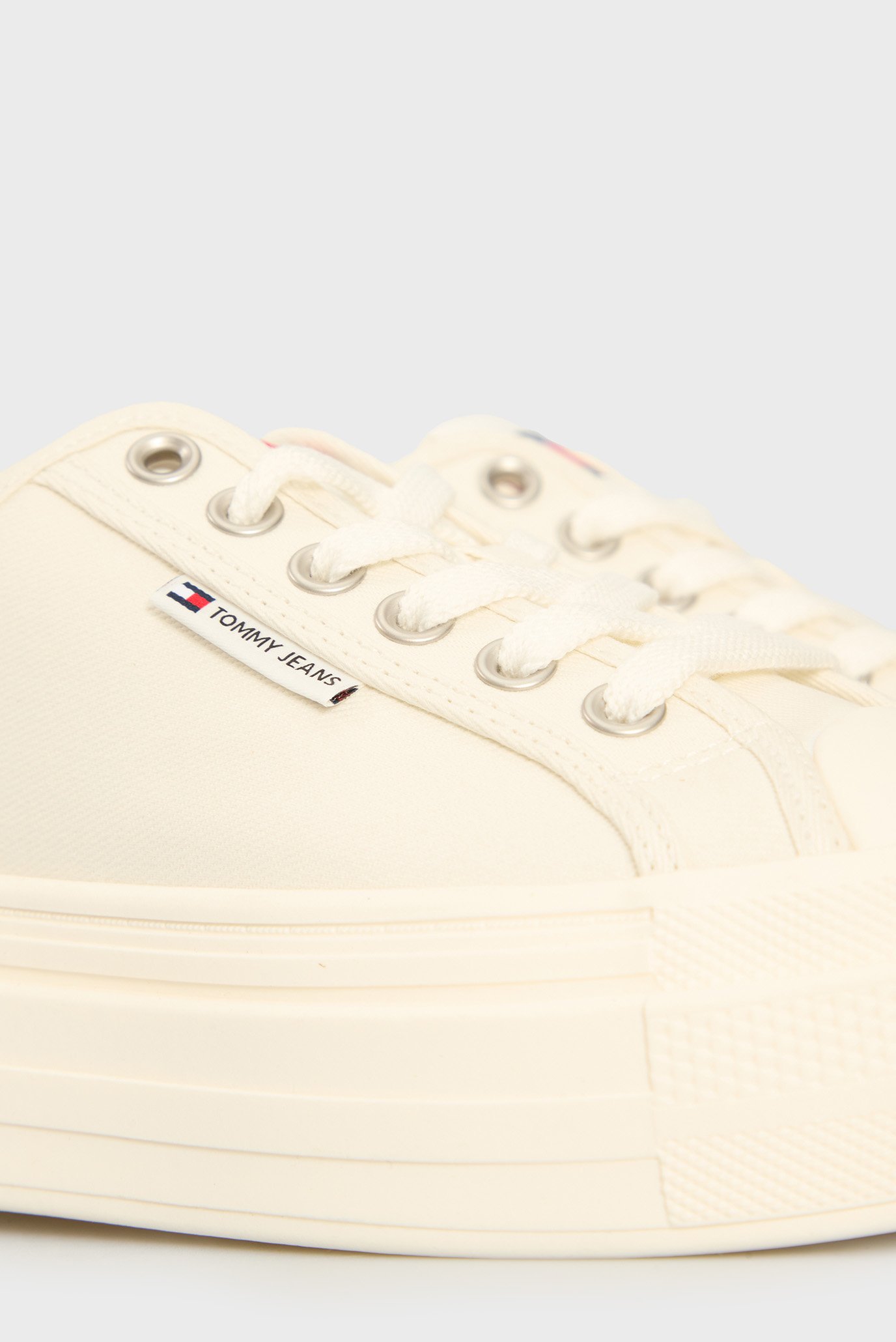 Женские белые сникерсы FOXING 2