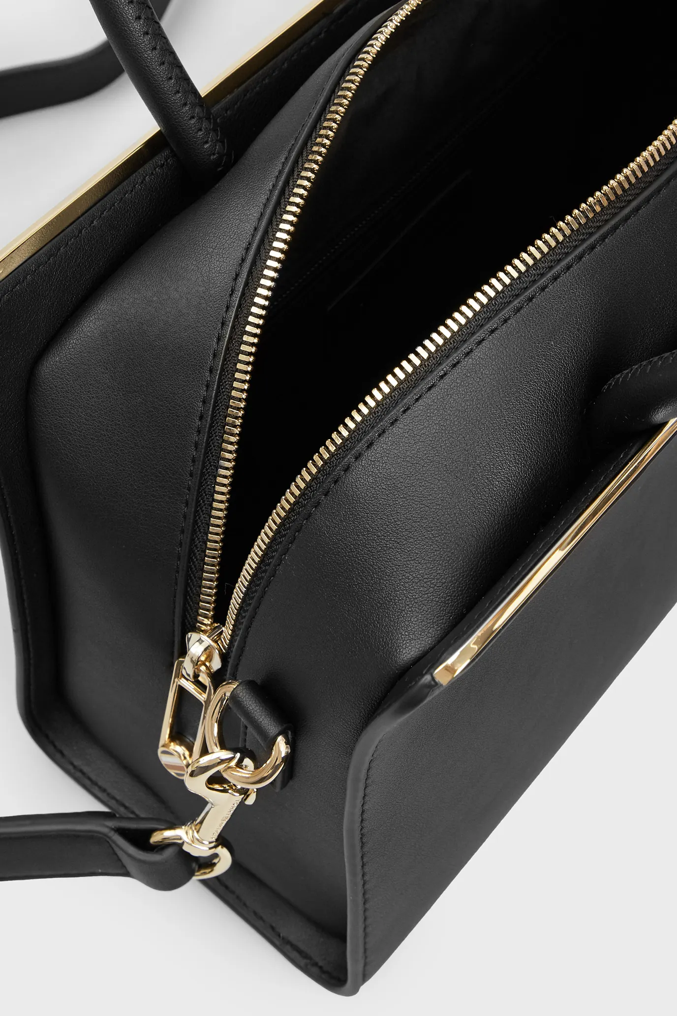 Женская черная сумка TOMMY MODERN 9