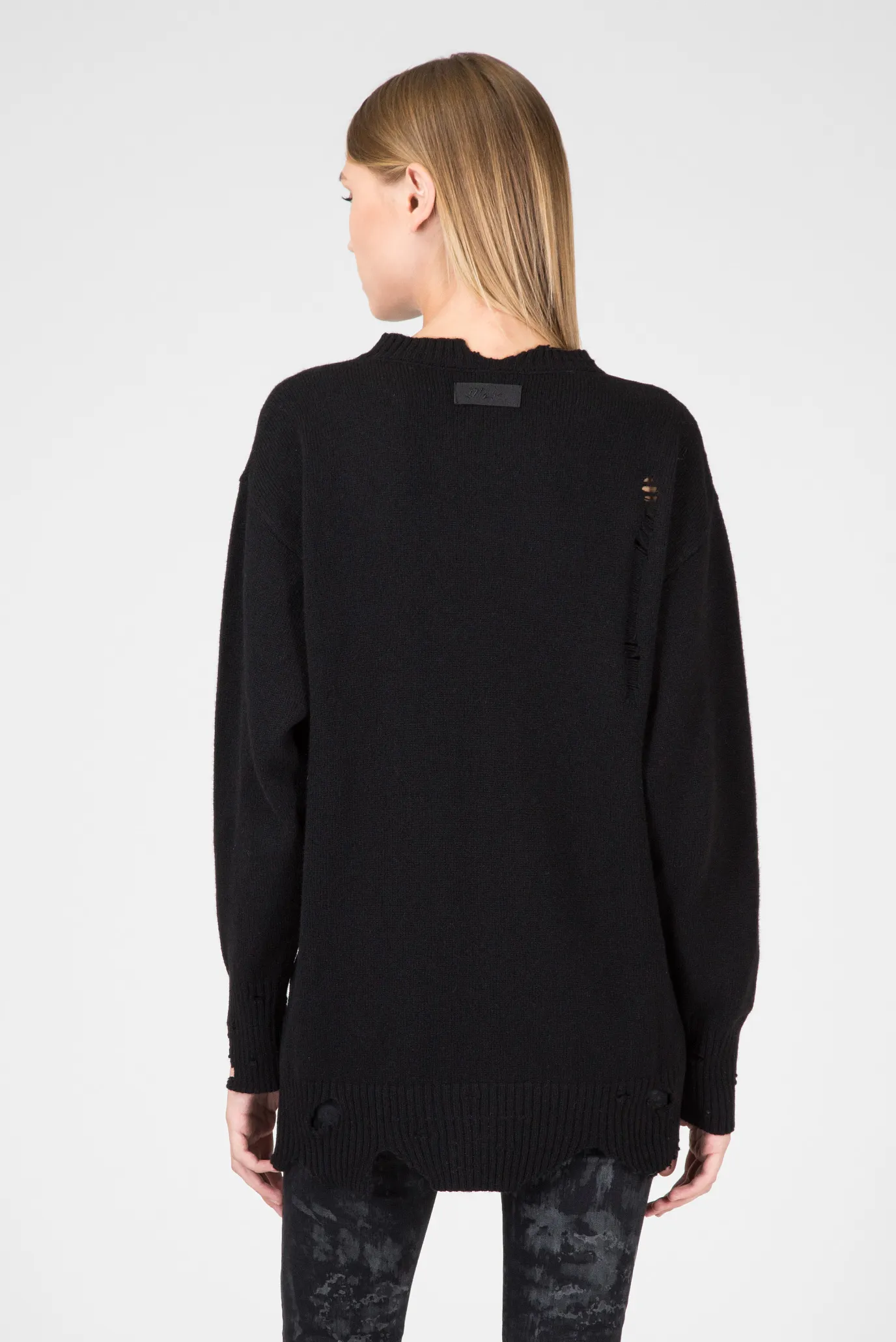 Женский черный джемпер 8