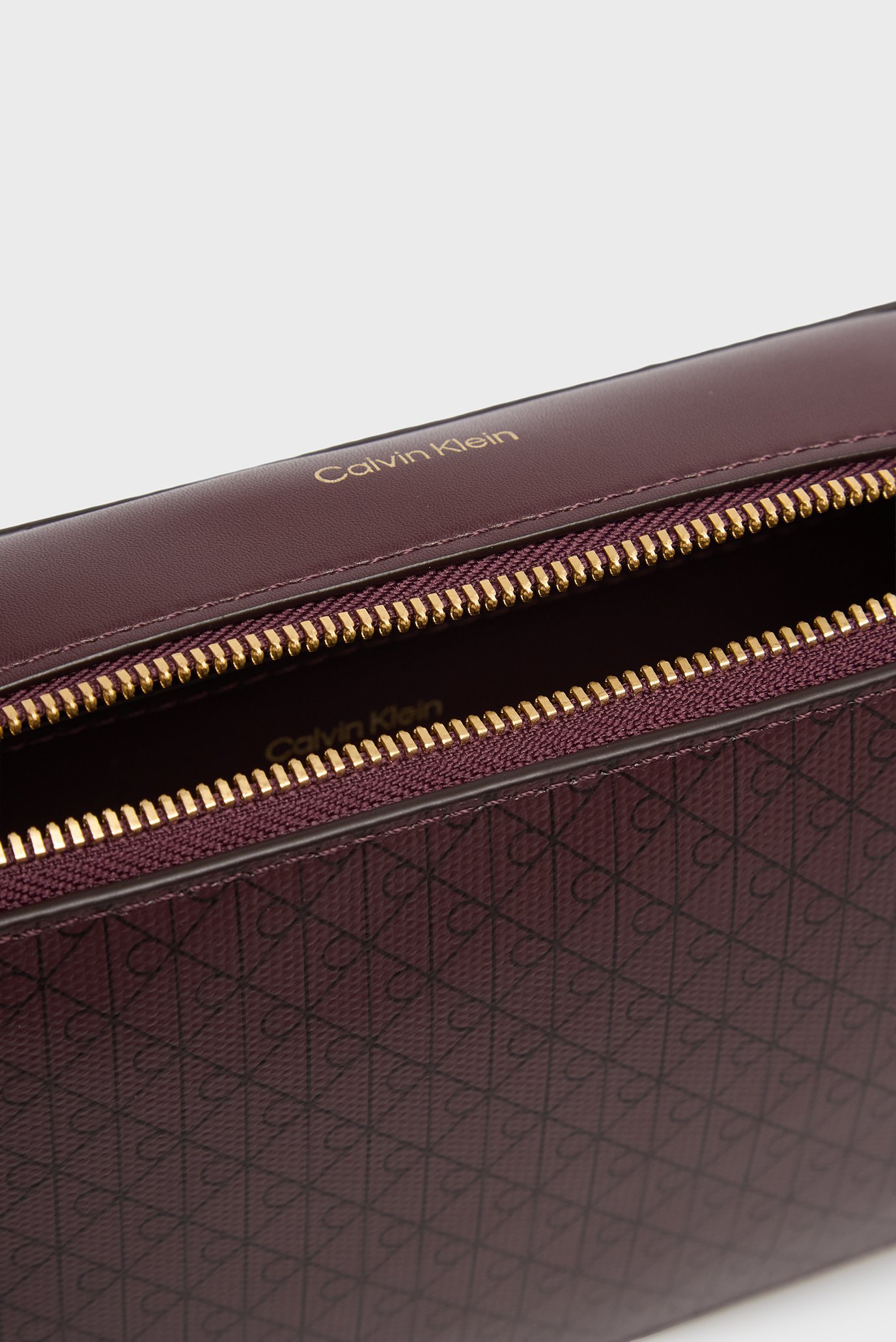 Сумка EMBLEM AOP ELONGATED CAMERA BAG 5