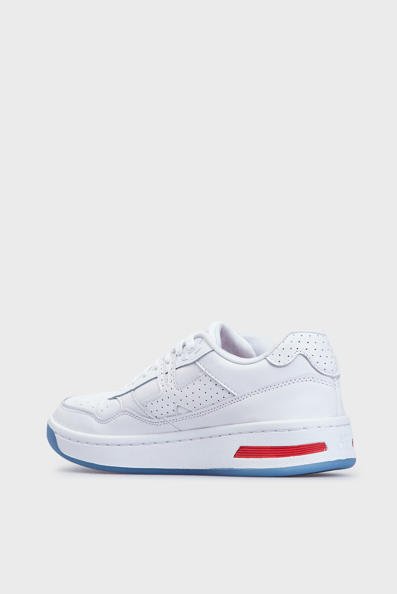 Женские белые кожаные кроссовки UA W Court 96 5