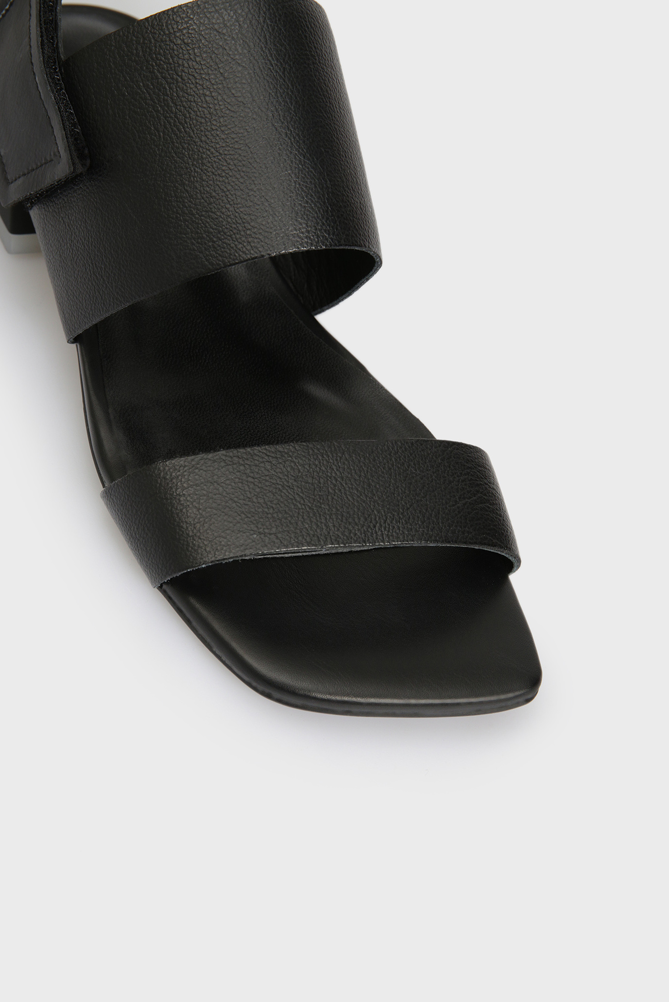 Женские черные кожаные босоножки 5