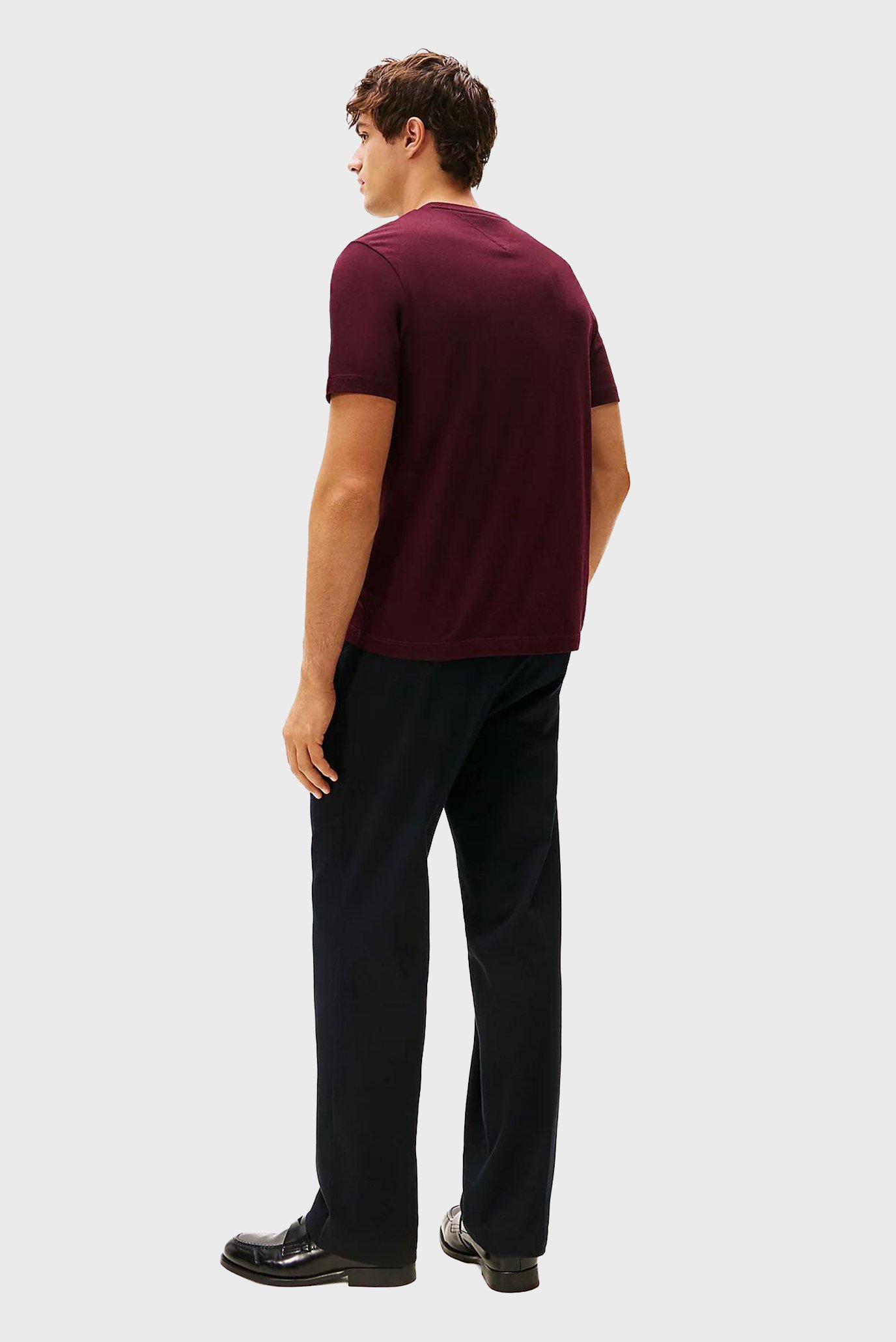 Футболка ESS SEASONAL REG FIT SOLID TEETommy Hilfiger Футболка ESS SEASONAL REG FIT SOLID TEE 3