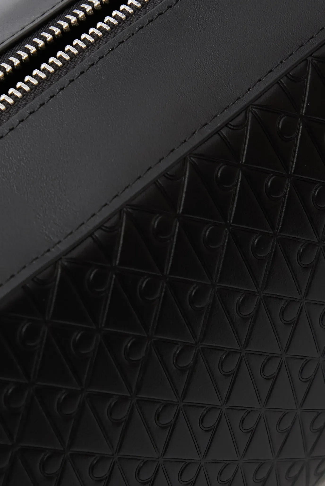 Косметичка/EMBOSSED EMBLEM WASHBAG 5