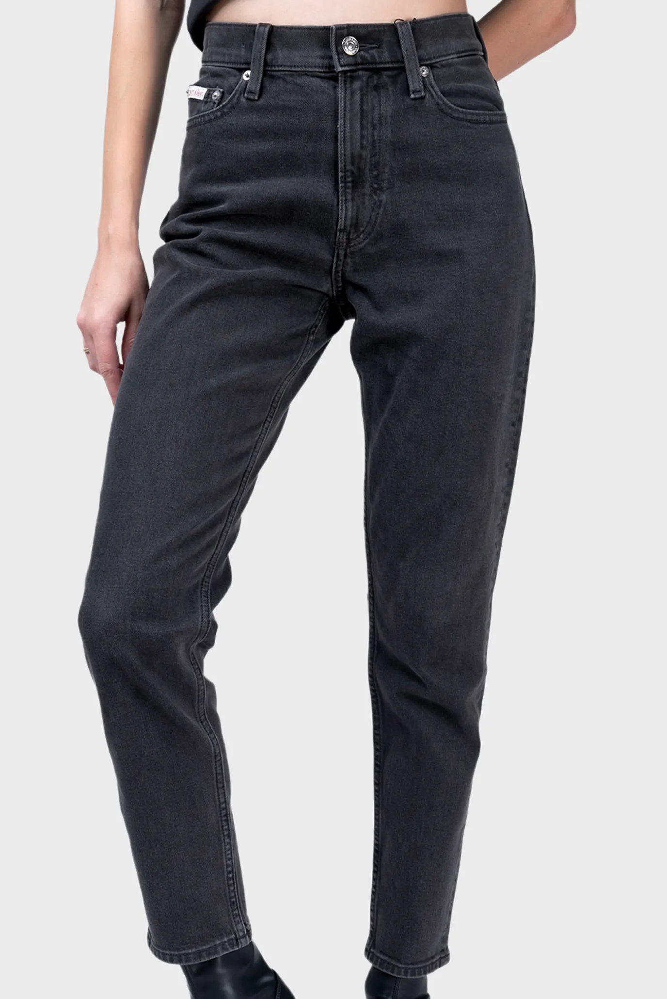 Джинсы/EU MOM JEAN CK ESSENTIAL BLACK 1