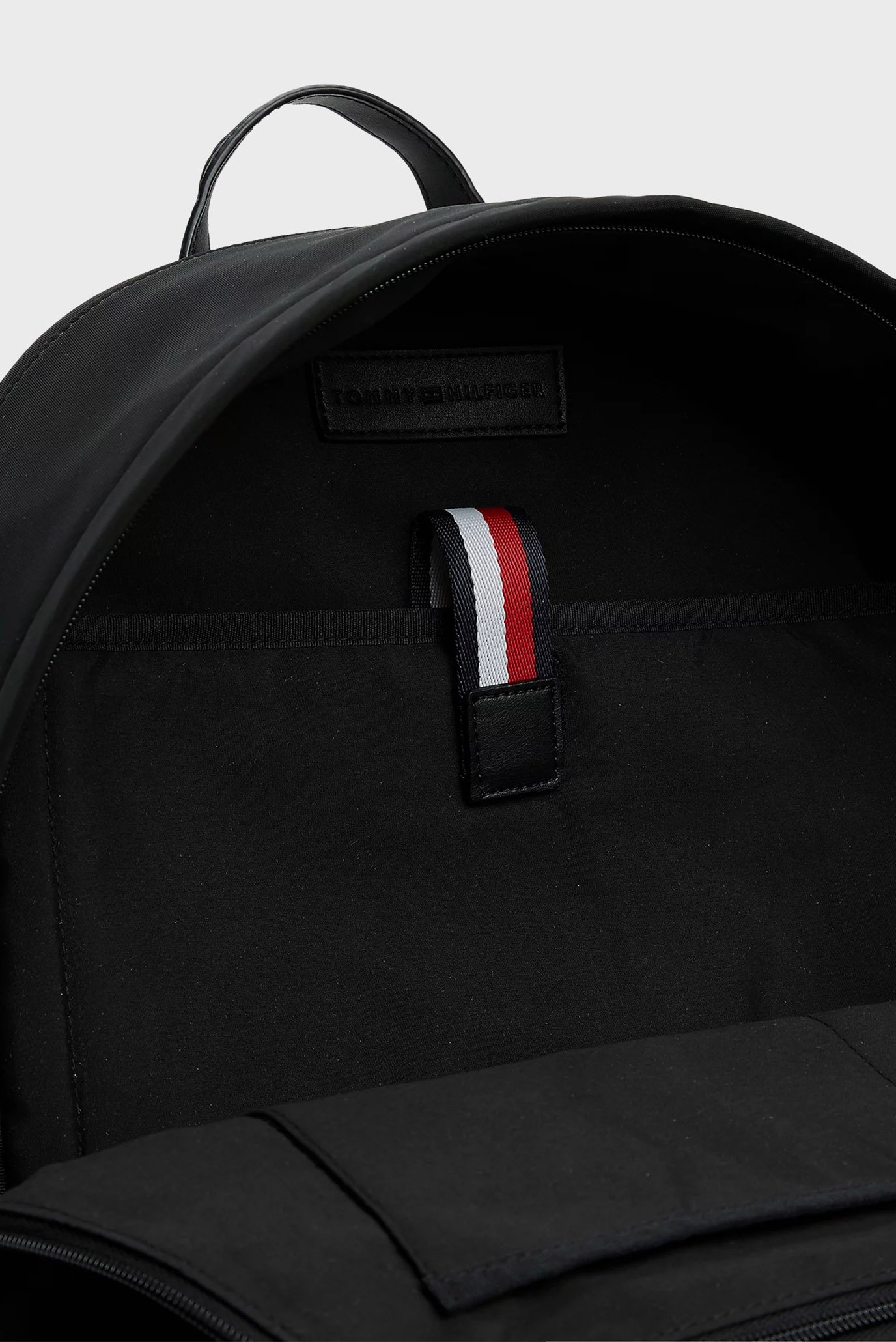 Мужской черный рюкзак TH BUSINESS NYLON BACKPACKTommy Hilfiger Мужской черный рюкзак TH BUSINESS NYLON BACKPACK 5