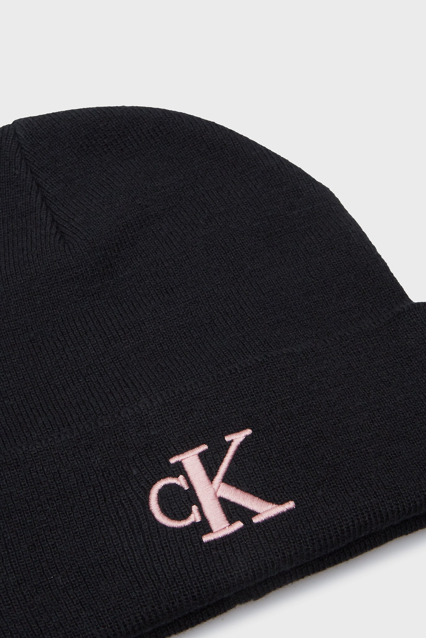 Женская черная шапка MONOGRAM EMBRO BEANIE 4