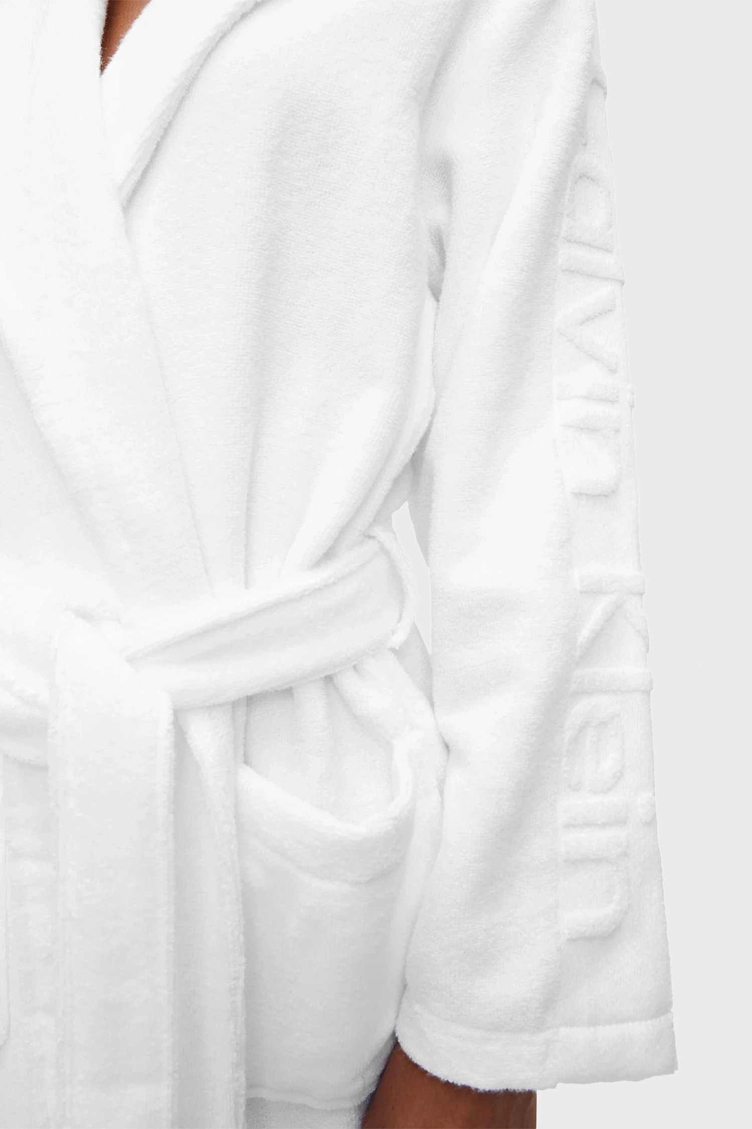 Женский белый халат ROBE 8