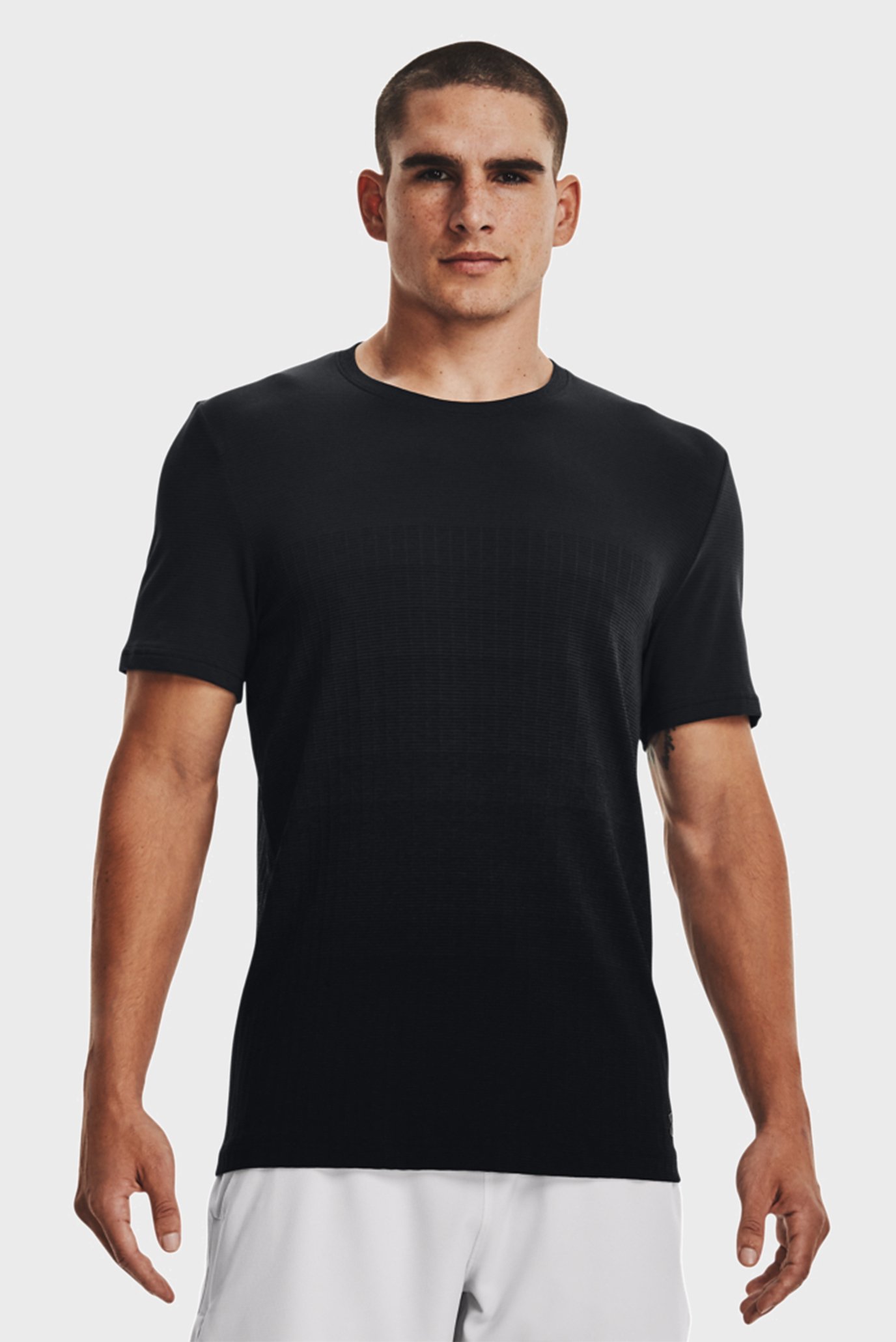 Мужская черная футболка UA Seamless LUX SS 1