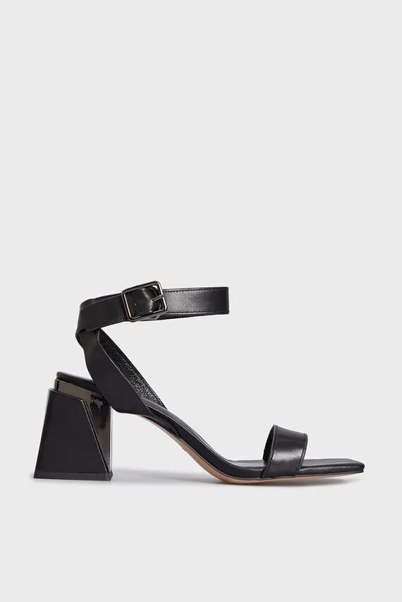 Женские черные кожаные босоножки Gwendolyn PRPY