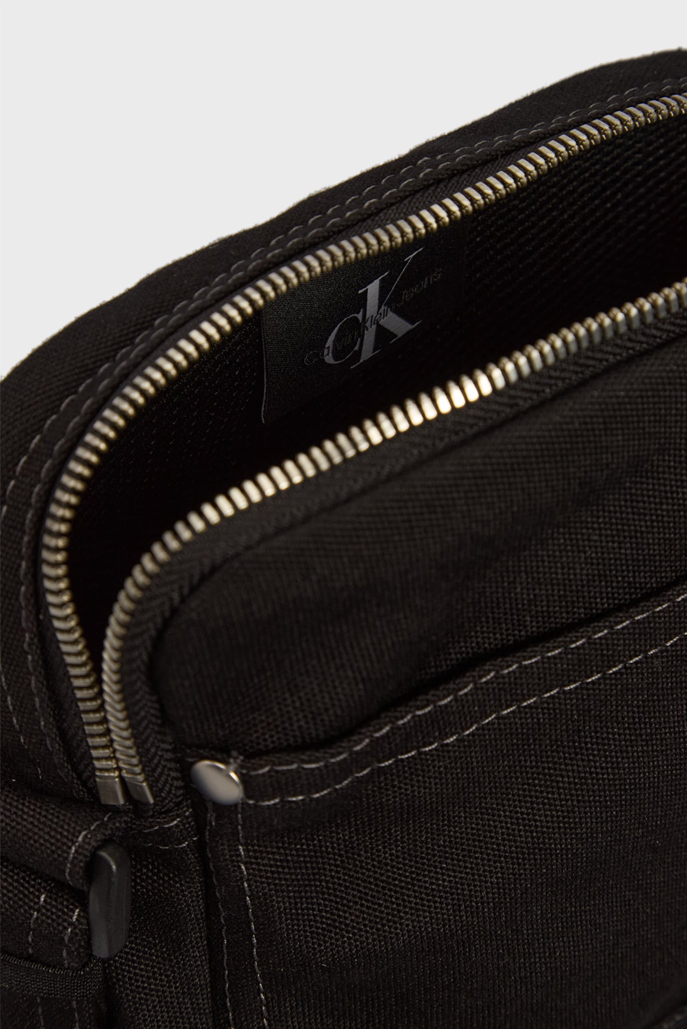 Мужская черная сумка SPORT ESSENTIALS REPORTER18 W 6