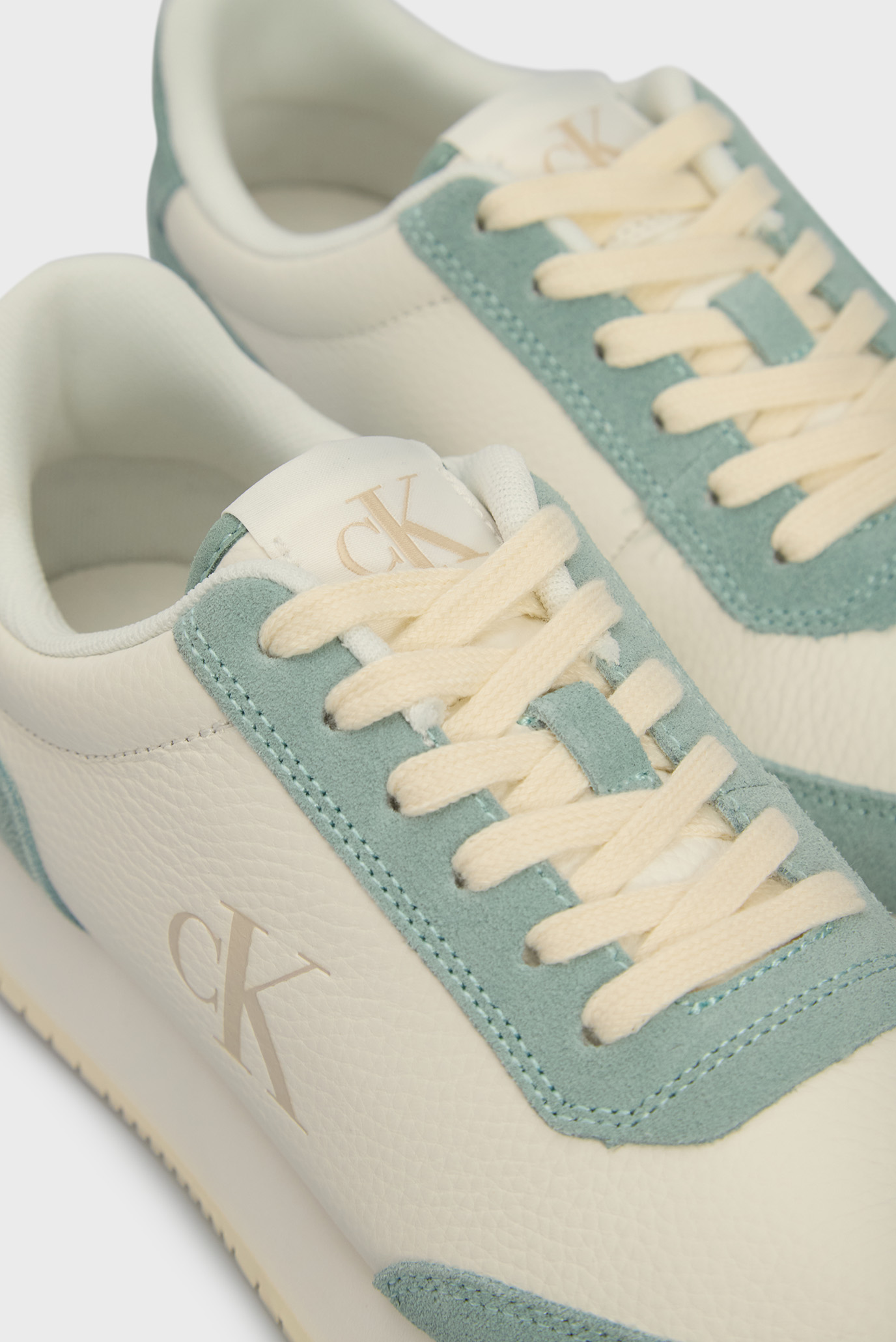 Женские кожаные кроссовки 2