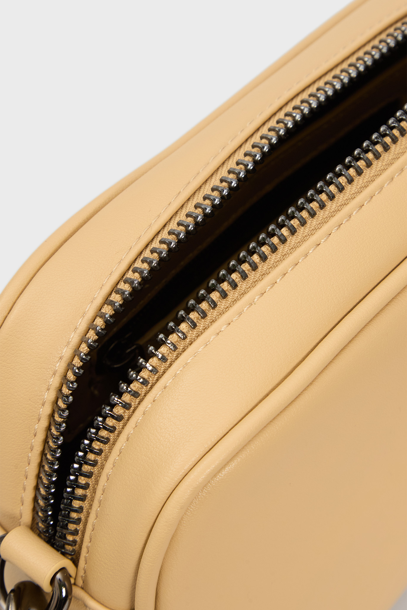 Женская бежевая сумка 2