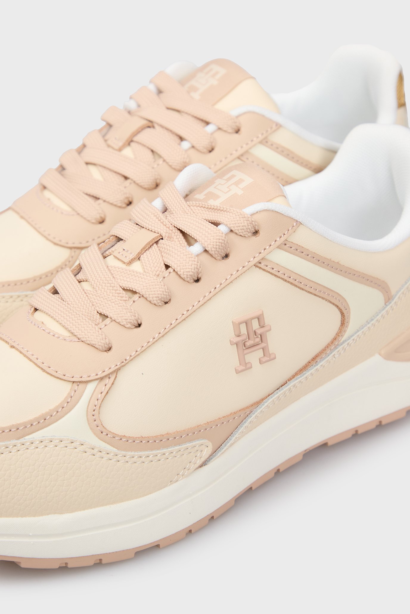 Женские бежевые кожаные кроссовки CASUAL FASHION RUNNER LTHR 2