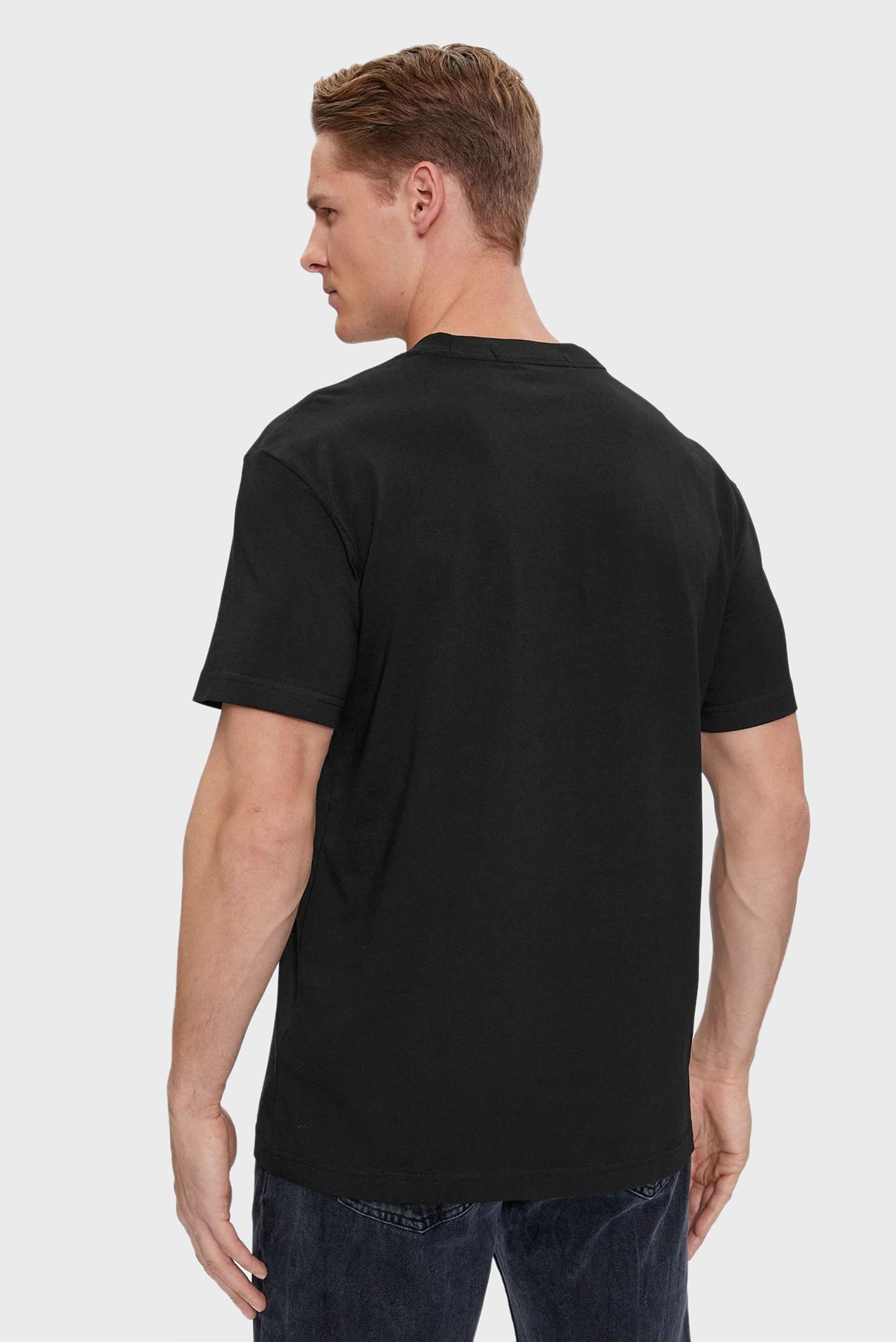 Футболка INSTITUTIONAL TEE 3