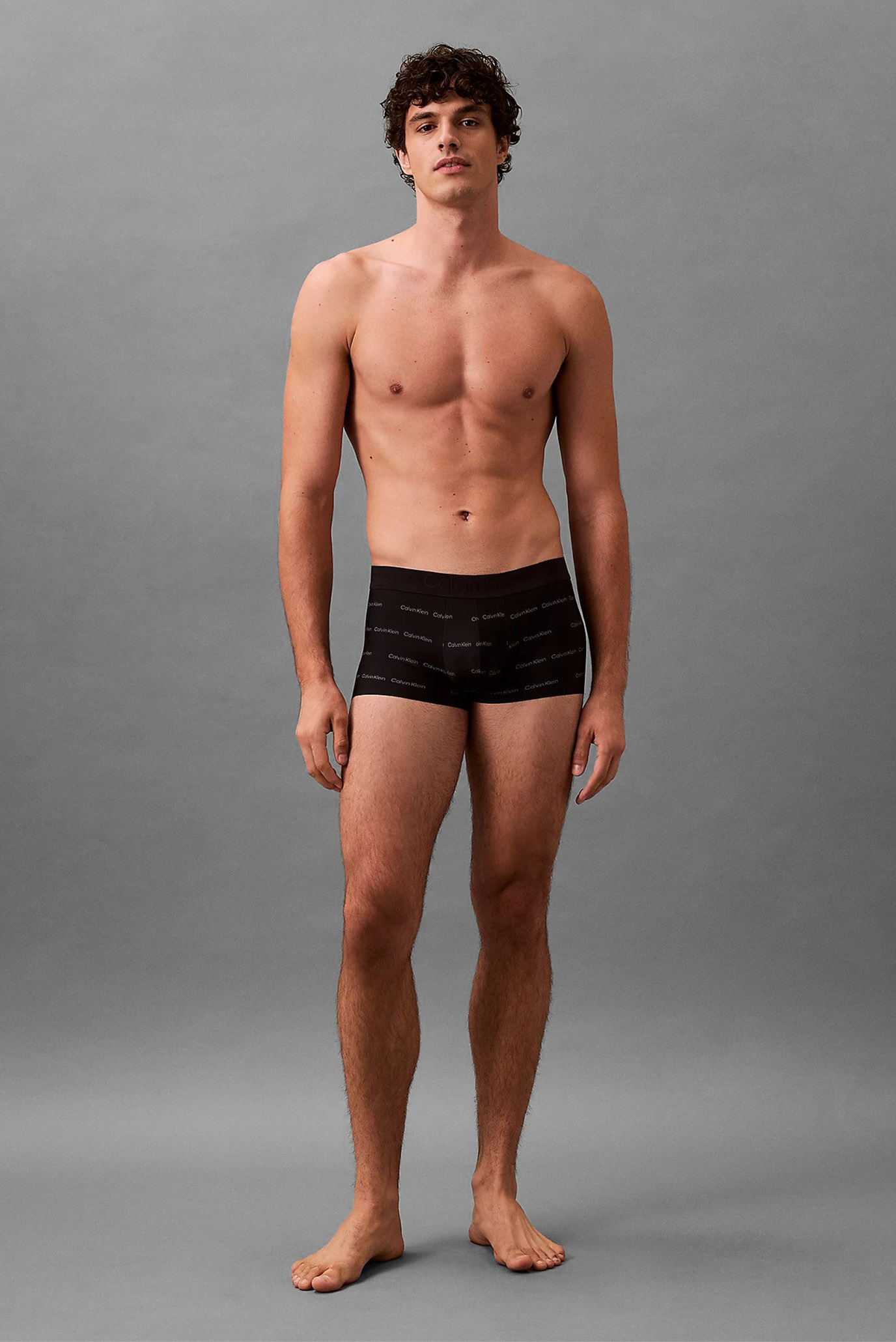 Мужские черные боксеры с узором LOW RISE TRUNKCalvin Klein Мужские черные боксеры с узором LOW RISE TRUNK 2